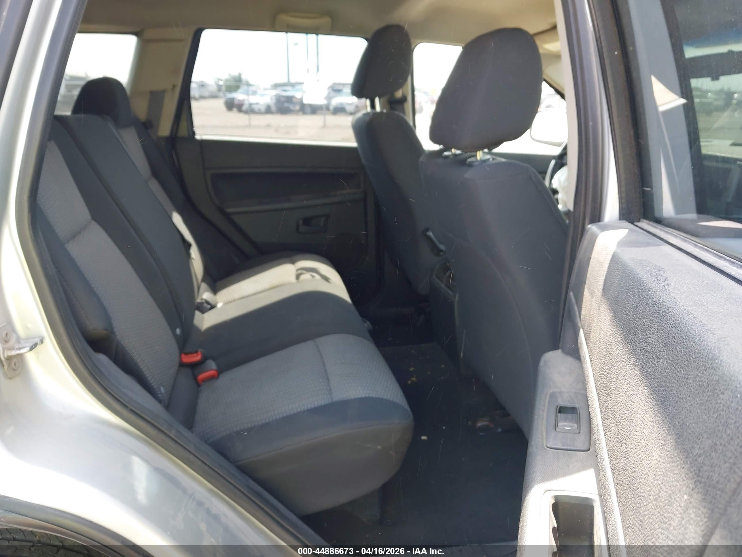 2008 Jeep Grand Cherokee Laredo Gray vin: 1J8GS48K18C162244