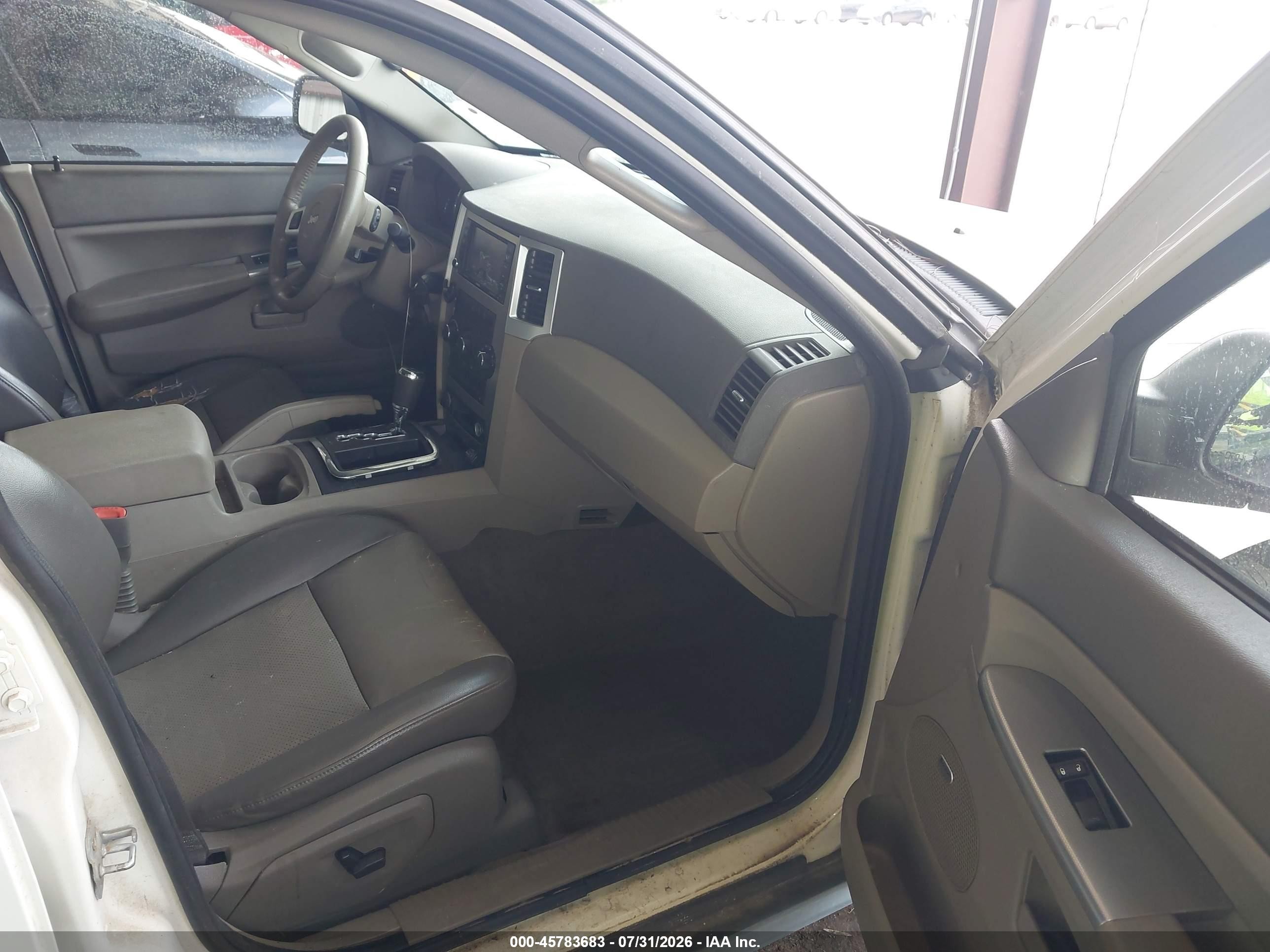 2008 Jeep Grand Cherokee Laredo White vin: 1J8GS48K18C198323