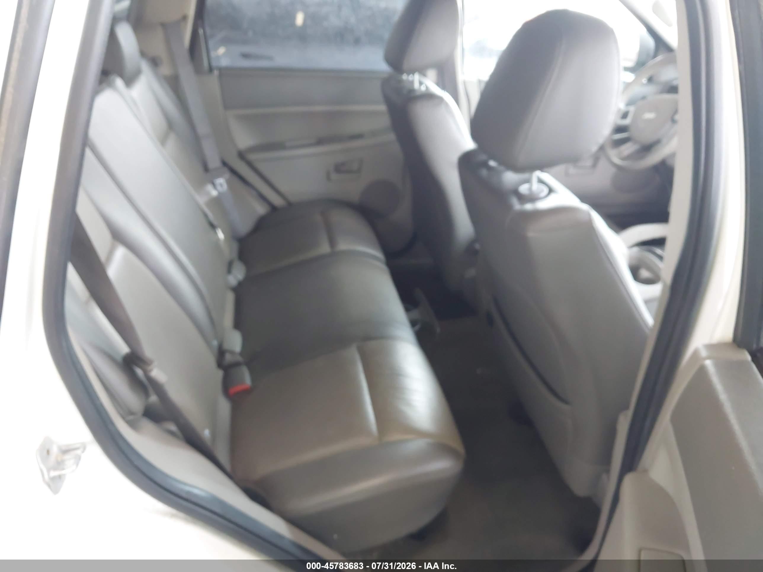 2008 Jeep Grand Cherokee Laredo White vin: 1J8GS48K18C198323
