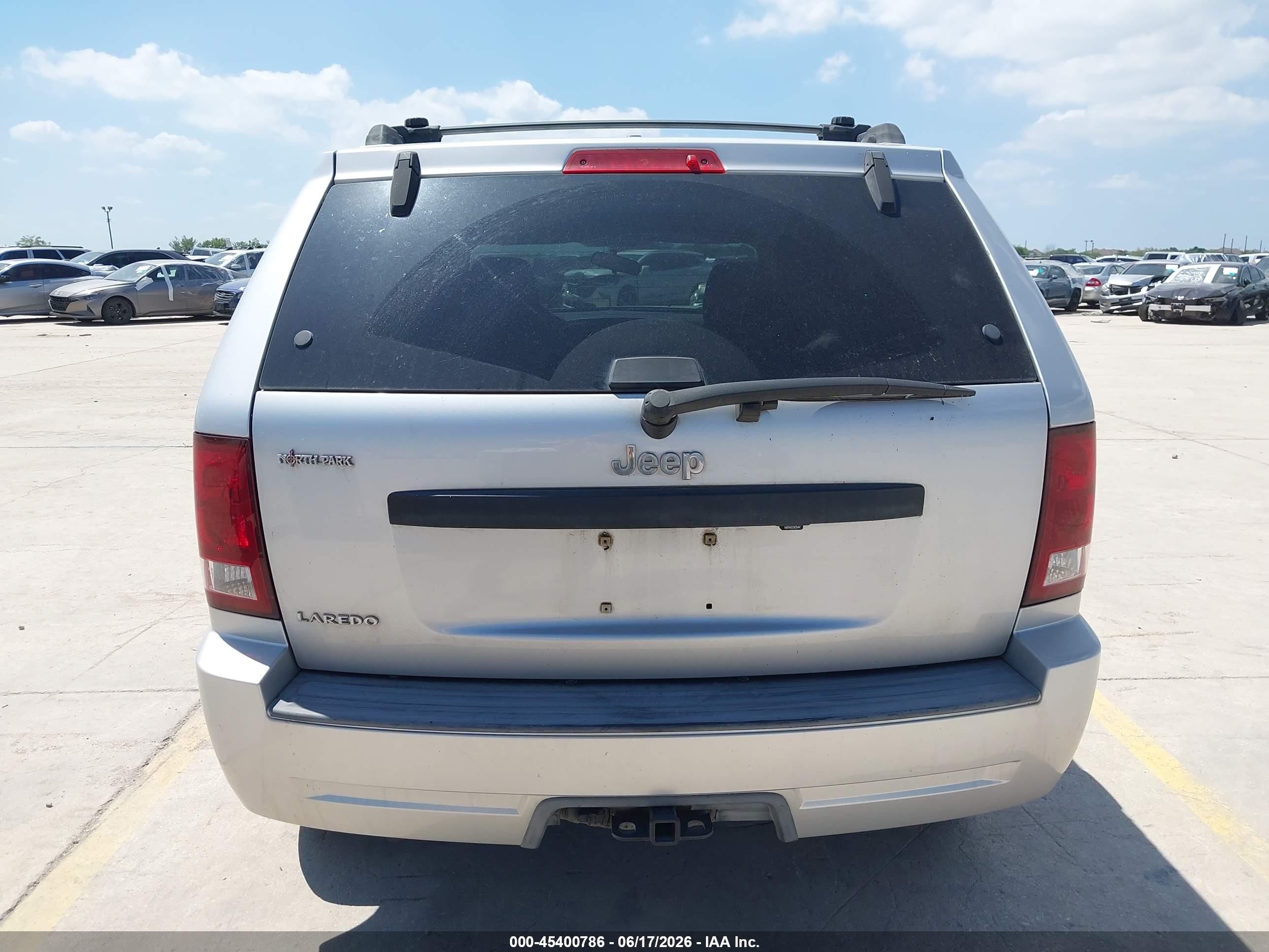 2009 Jeep Grand Cherokee Laredo Silver vin: 1J8GS48K19C554870