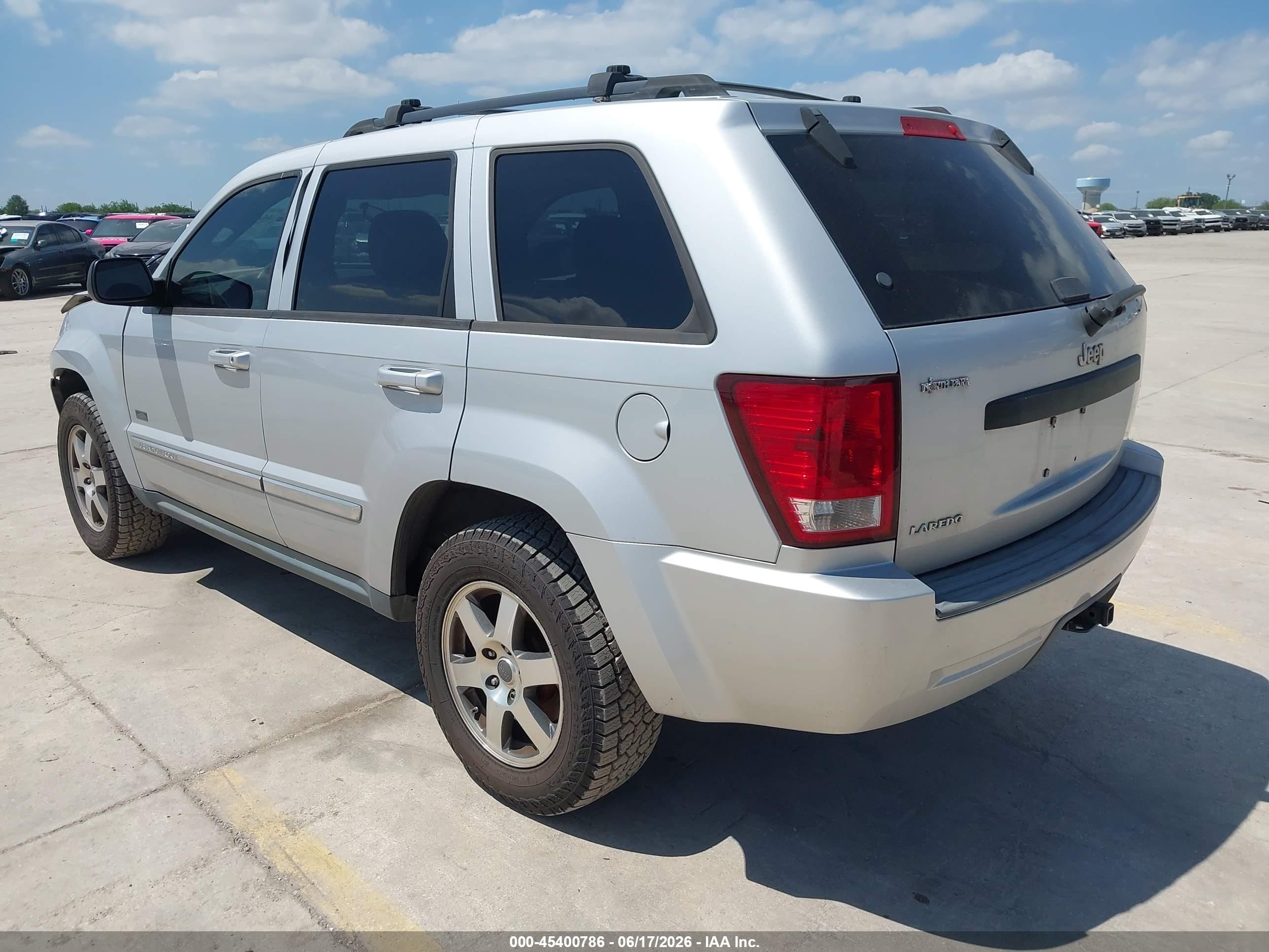 2009 Jeep Grand Cherokee Laredo Silver vin: 1J8GS48K19C554870