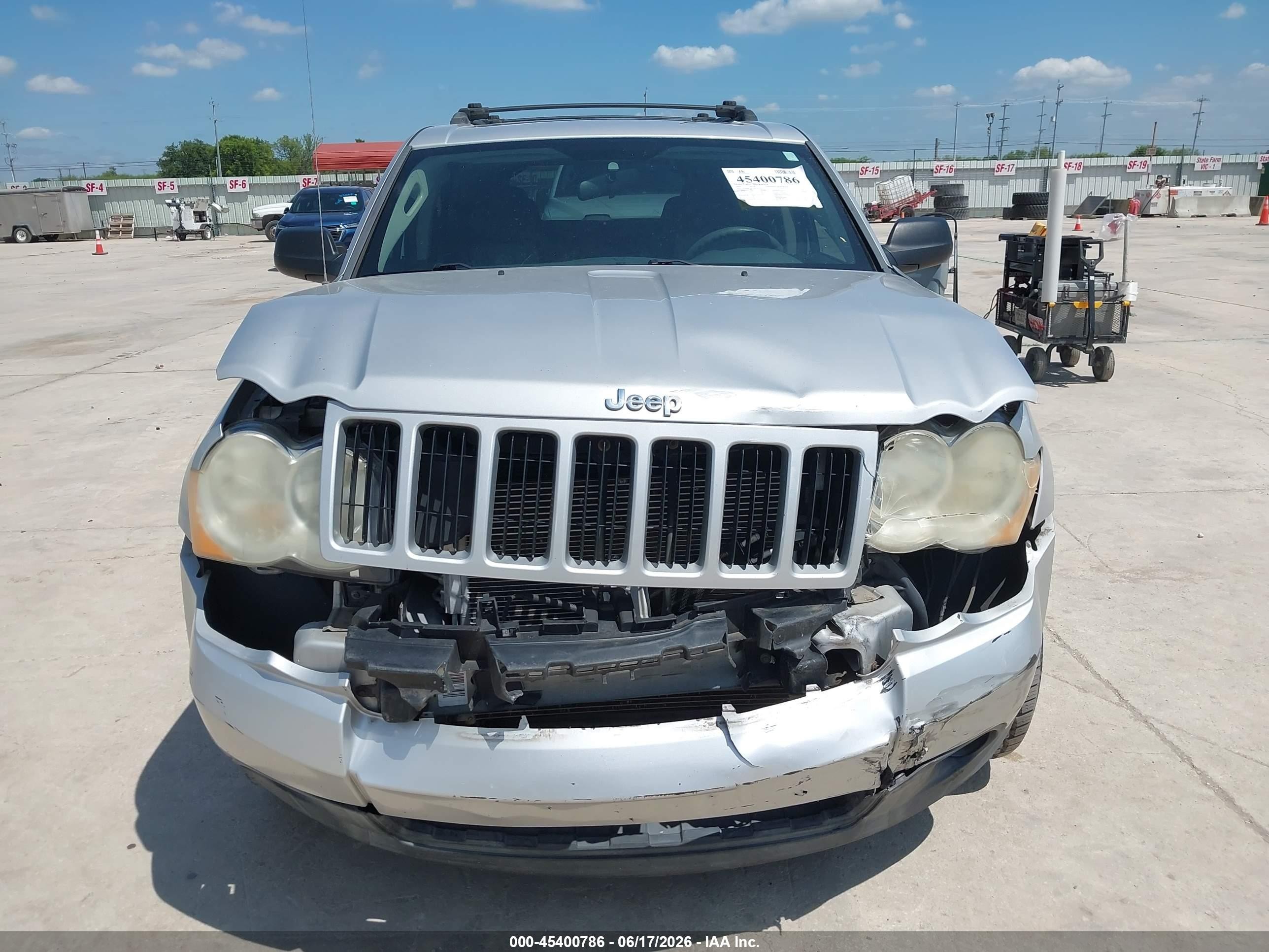 2009 Jeep Grand Cherokee Laredo Silver vin: 1J8GS48K19C554870