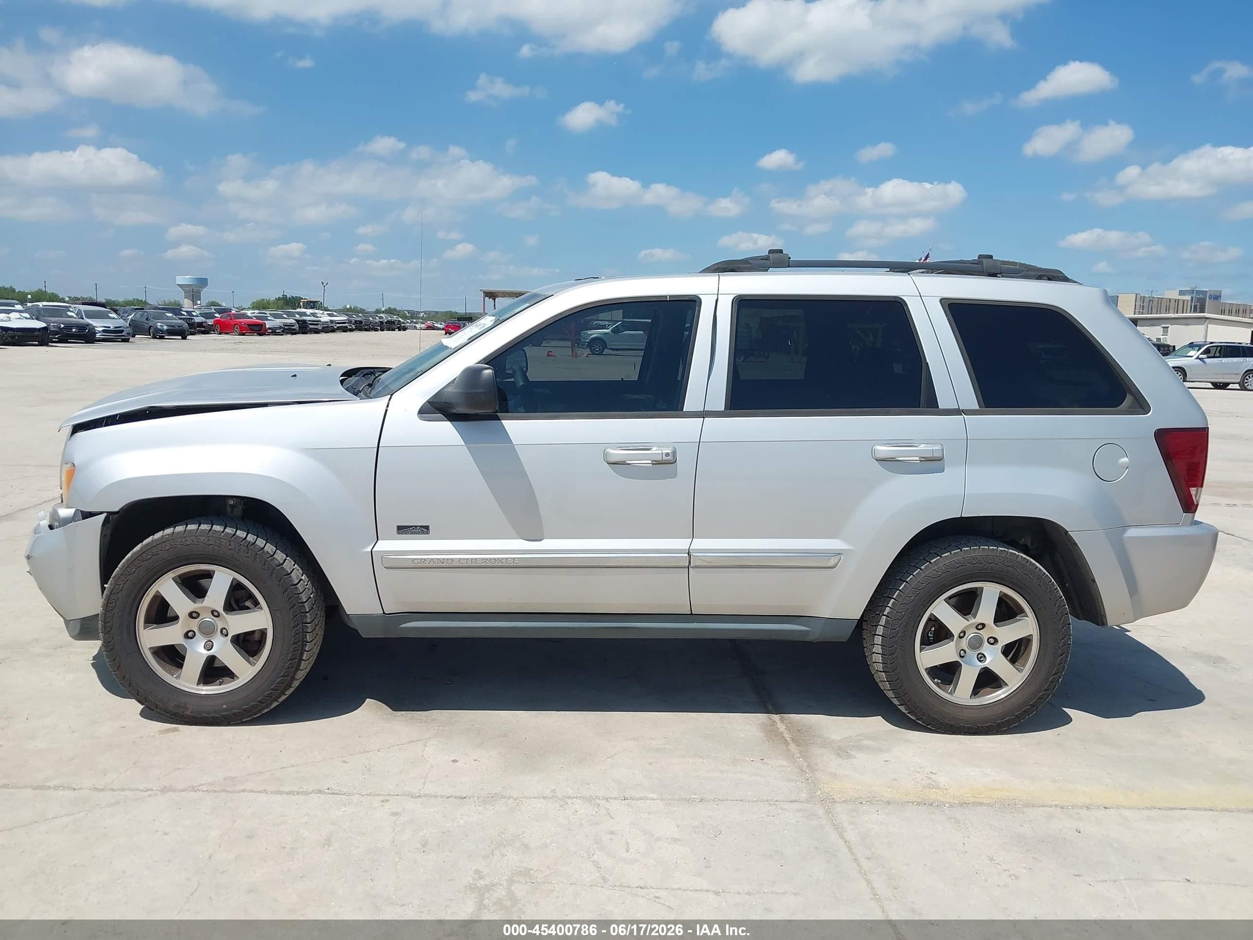 2009 Jeep Grand Cherokee Laredo Silver vin: 1J8GS48K19C554870