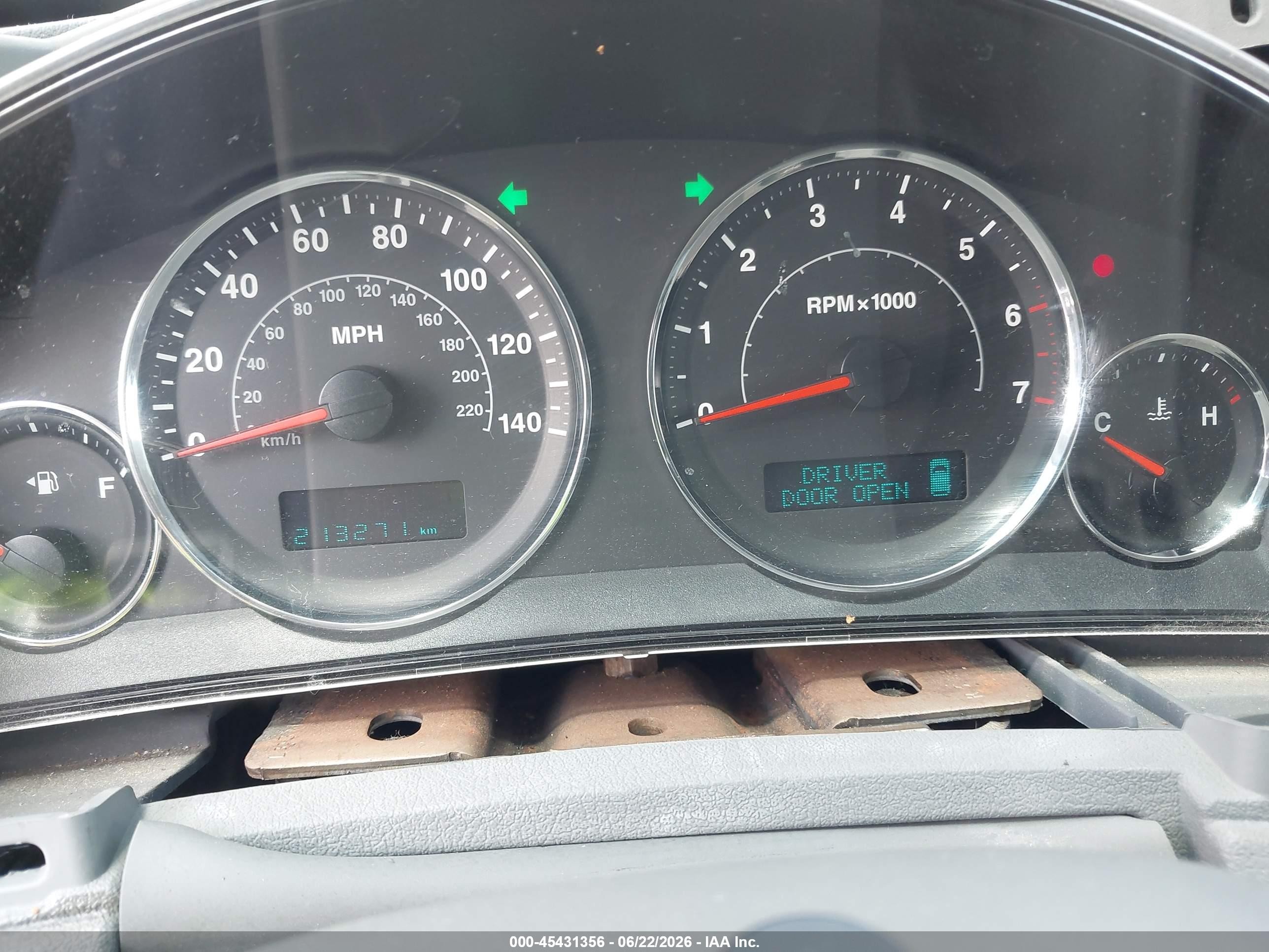 2007 Jeep Grand Cherokee Laredo Серебряный vin: 1J8GS48K27C560724