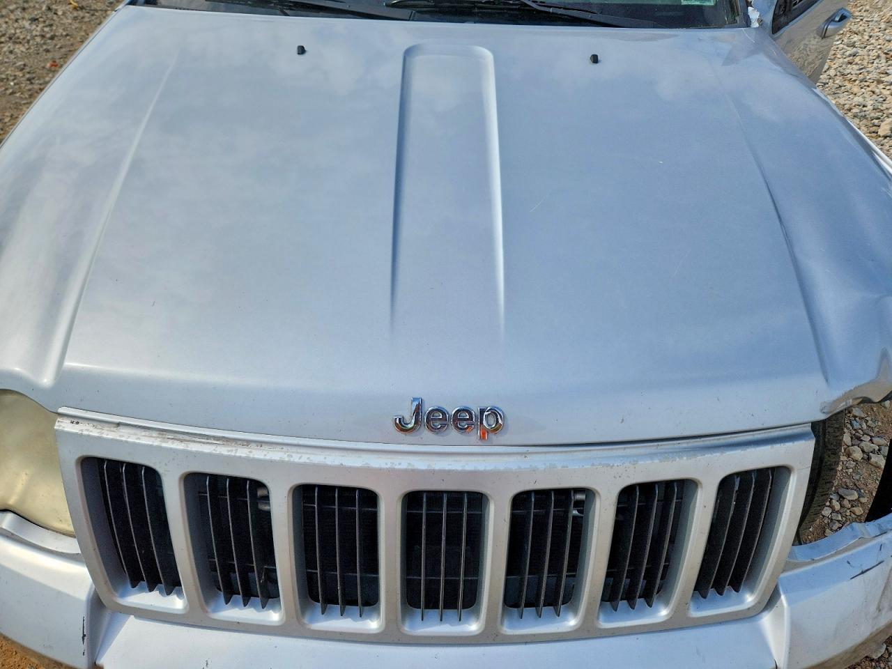 2009 Jeep Grand Cherokee Laredo Silver vin: 1J8GS48K39C545412