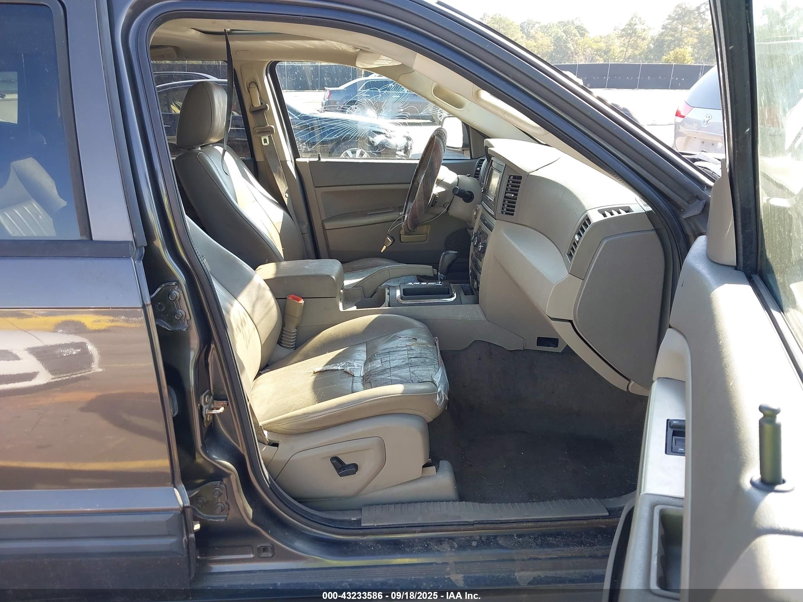 2006 Jeep Grand Cherokee Laredo Серый vin: 1J8GS48K46C143233