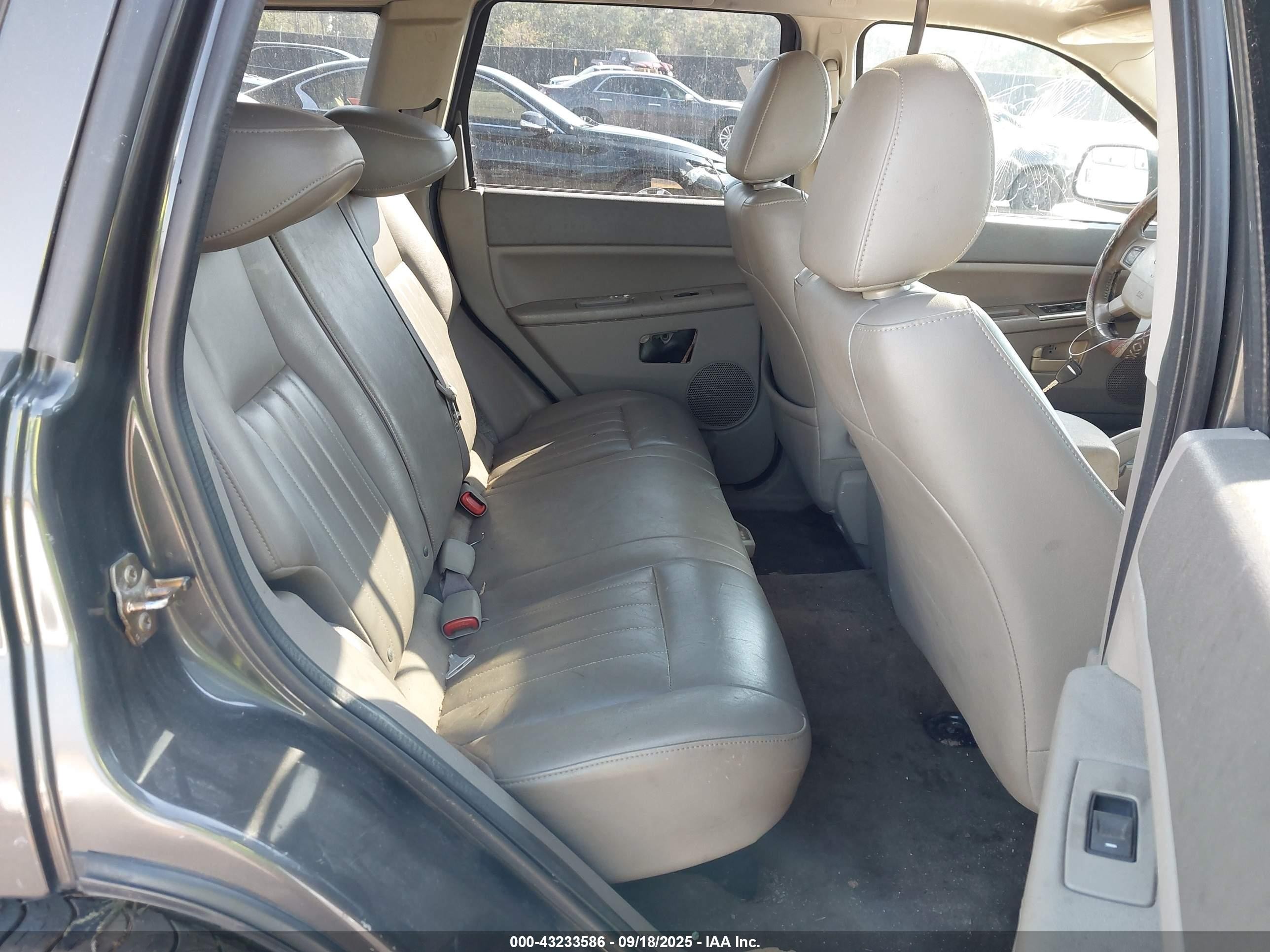 2006 Jeep Grand Cherokee Laredo Серый vin: 1J8GS48K46C143233