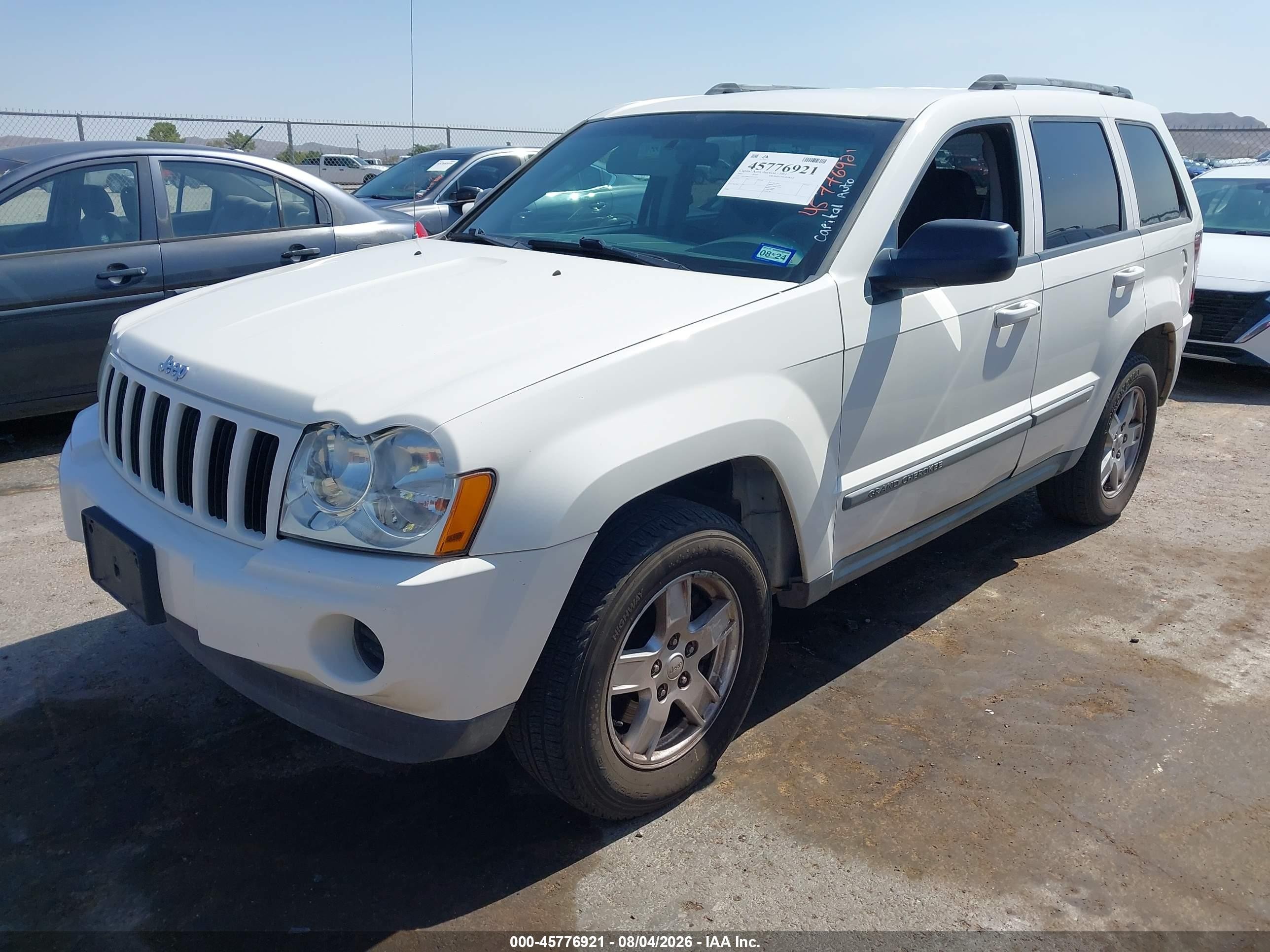 2007 Jeep Grand Cherokee Laredo Белый vin: 1J8GS48K47C516031