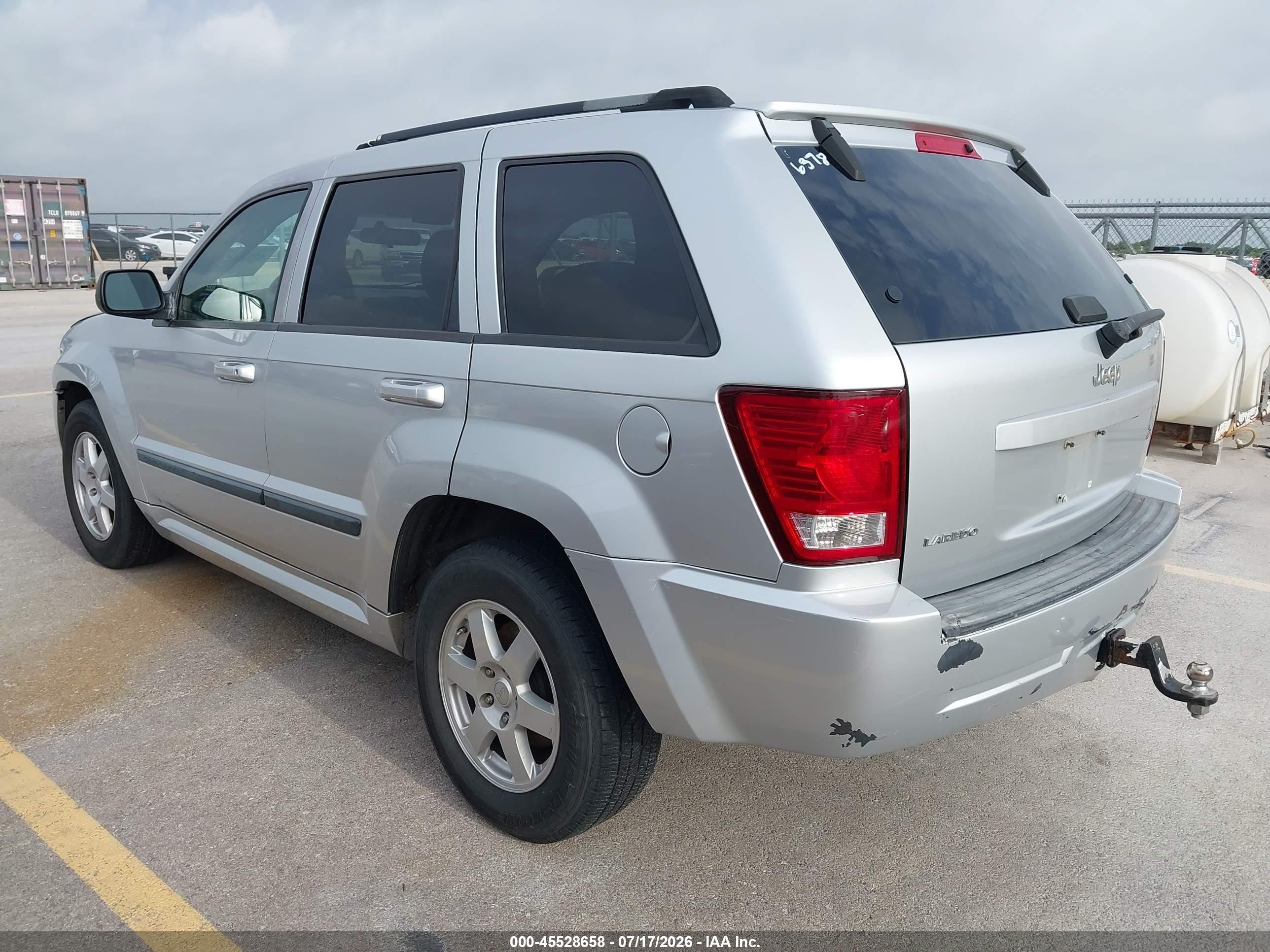 2007 Jeep Grand Cherokee Laredo Silver vin: 1J8GS48K47C526378