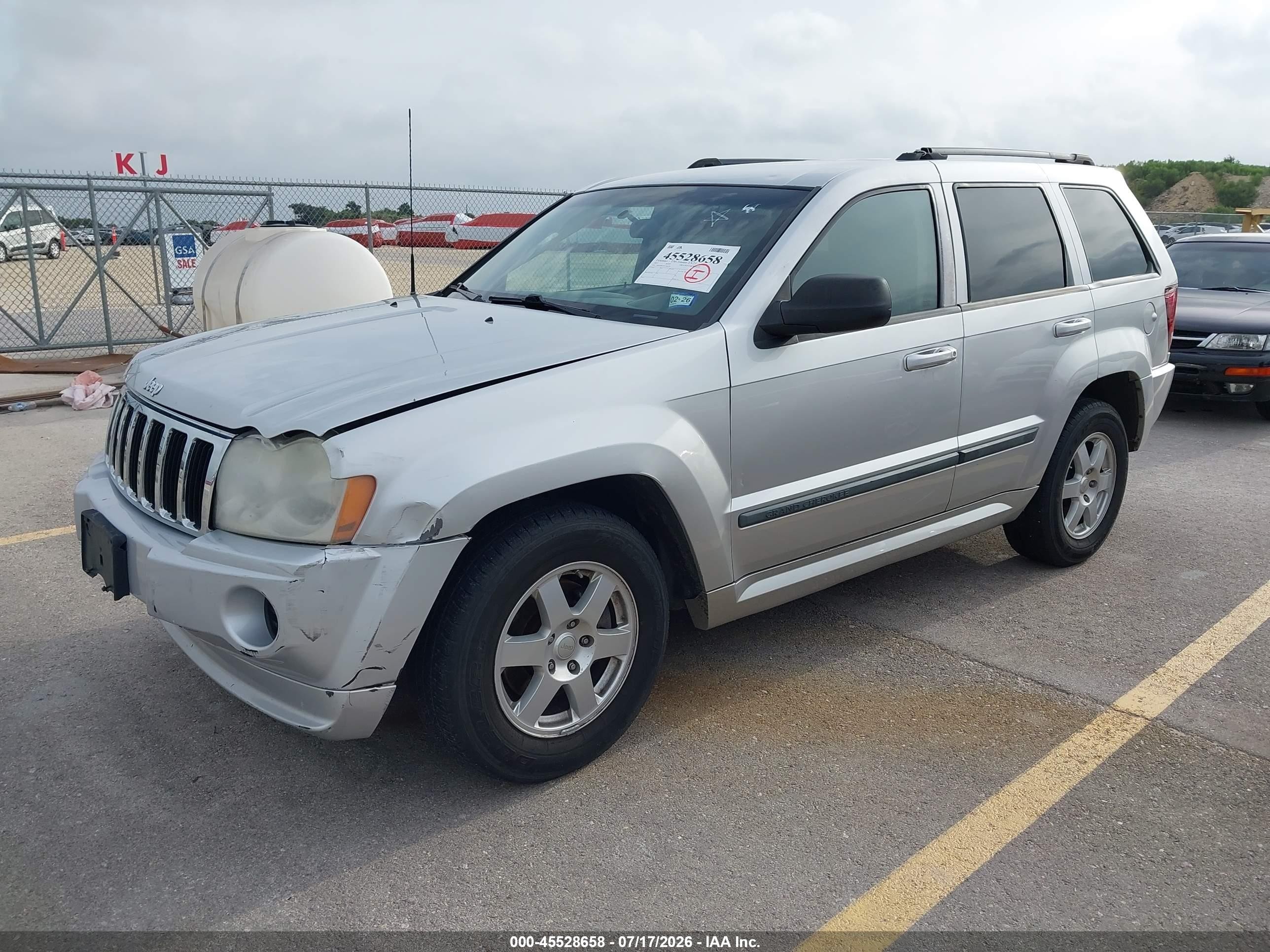 2007 Jeep Grand Cherokee Laredo Silver vin: 1J8GS48K47C526378