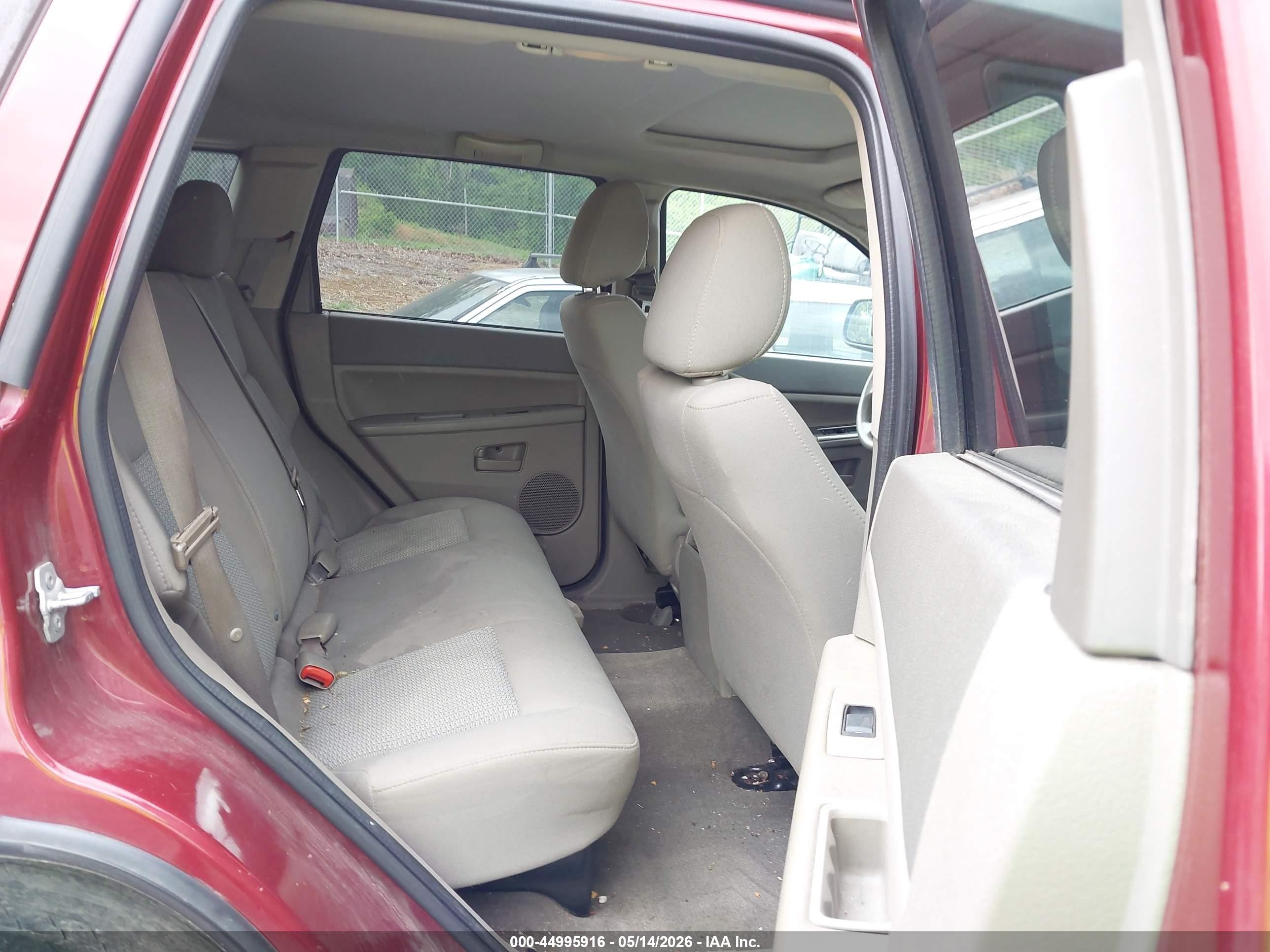 2007 Jeep Grand Cherokee Laredo Red vin: 1J8GS48K47C695736