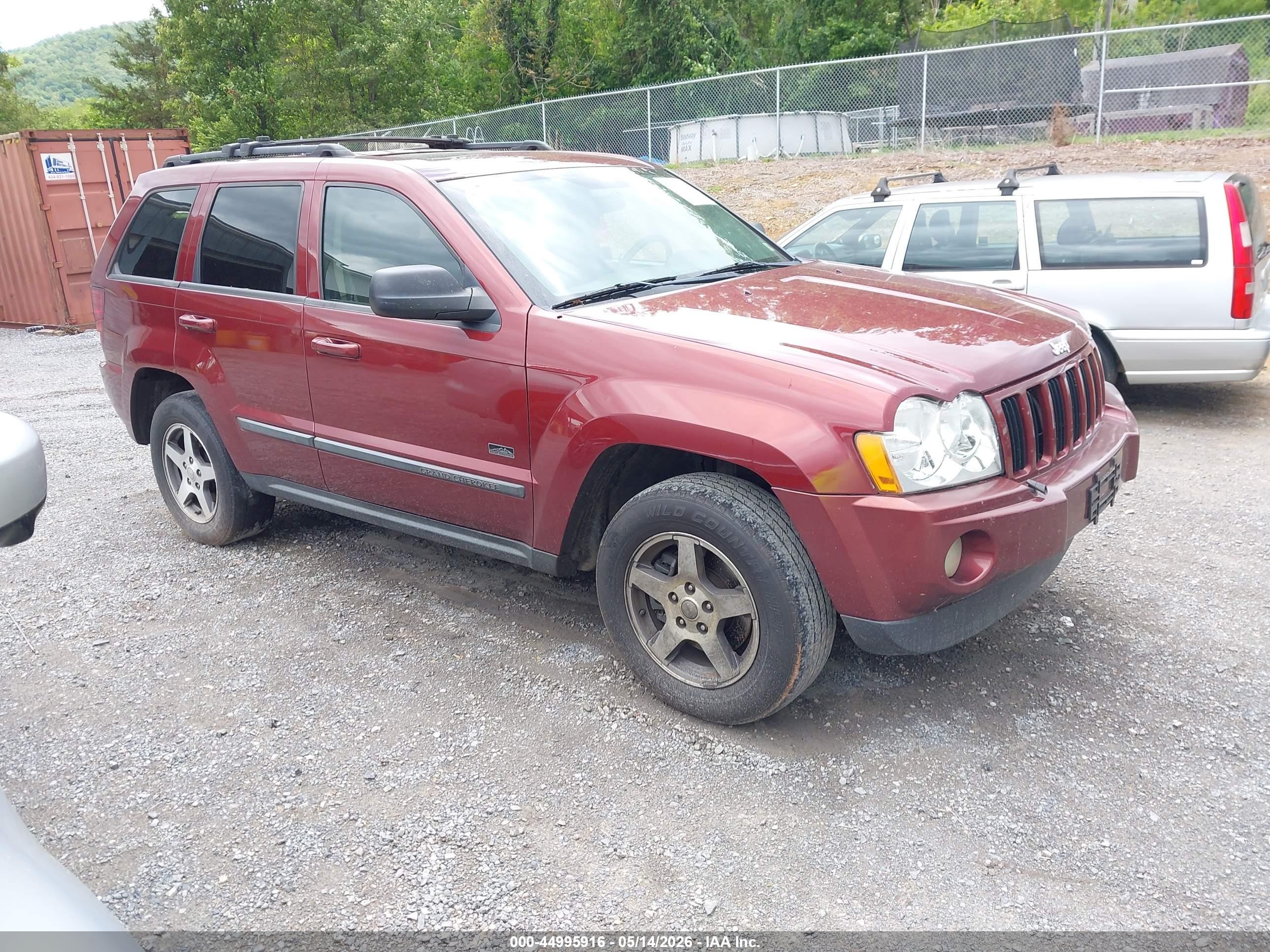 2007 Jeep Grand Cherokee Laredo Red vin: 1J8GS48K47C695736