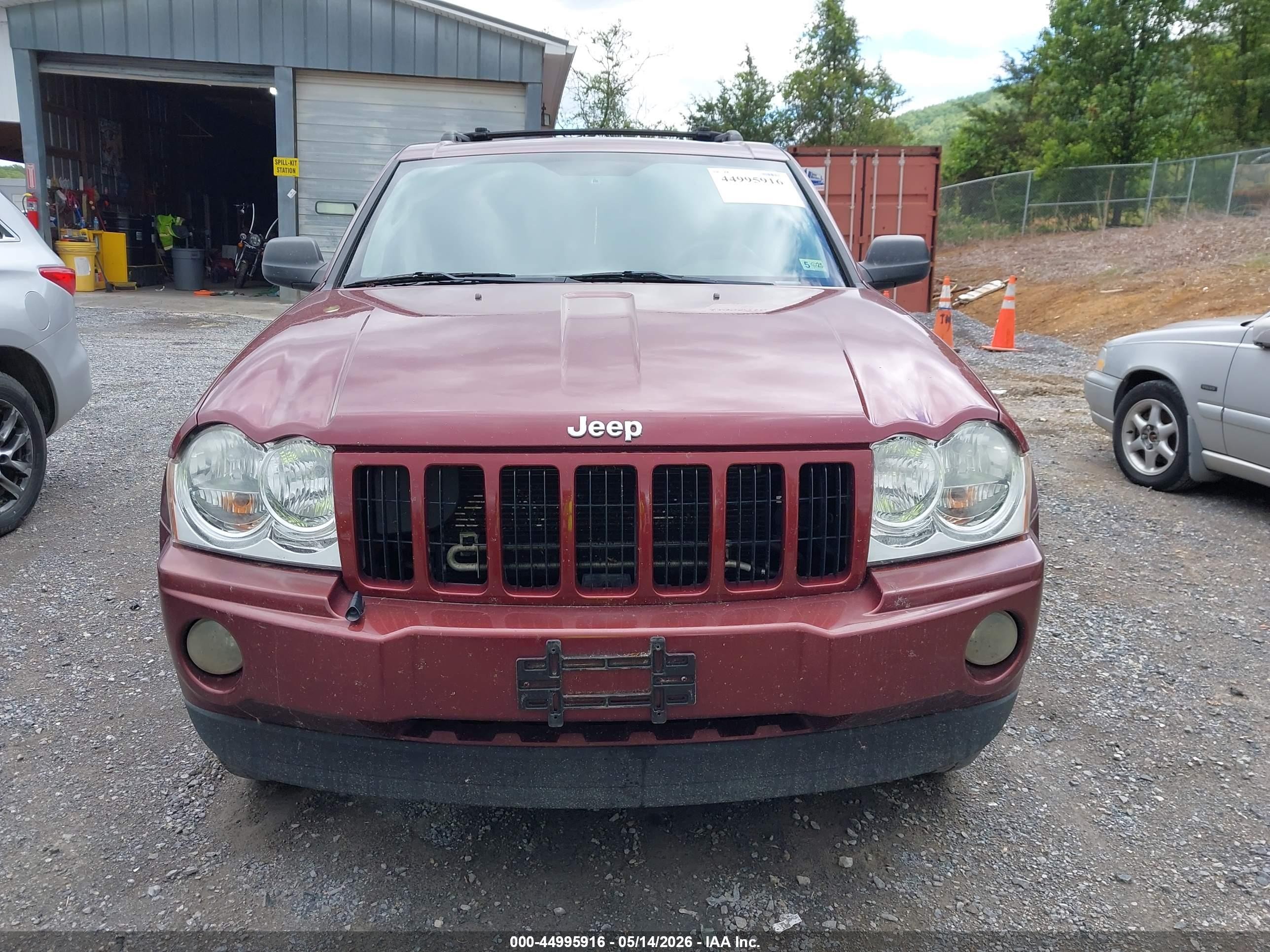 2007 Jeep Grand Cherokee Laredo Red vin: 1J8GS48K47C695736