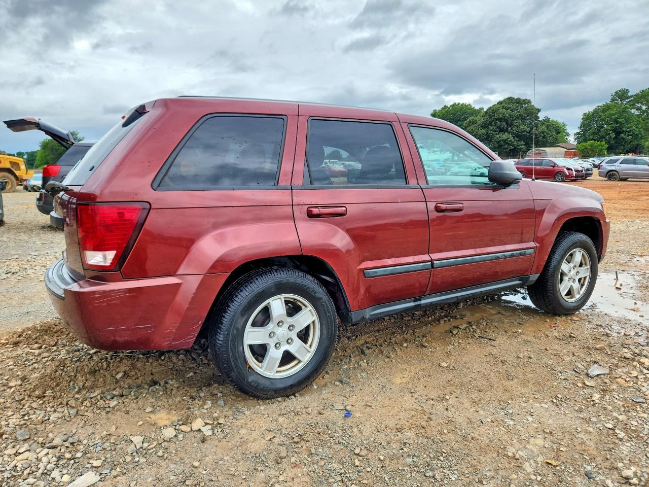2007 Jeep Grand Cherokee Laredo Red vin: 1J8GS48K57C602481