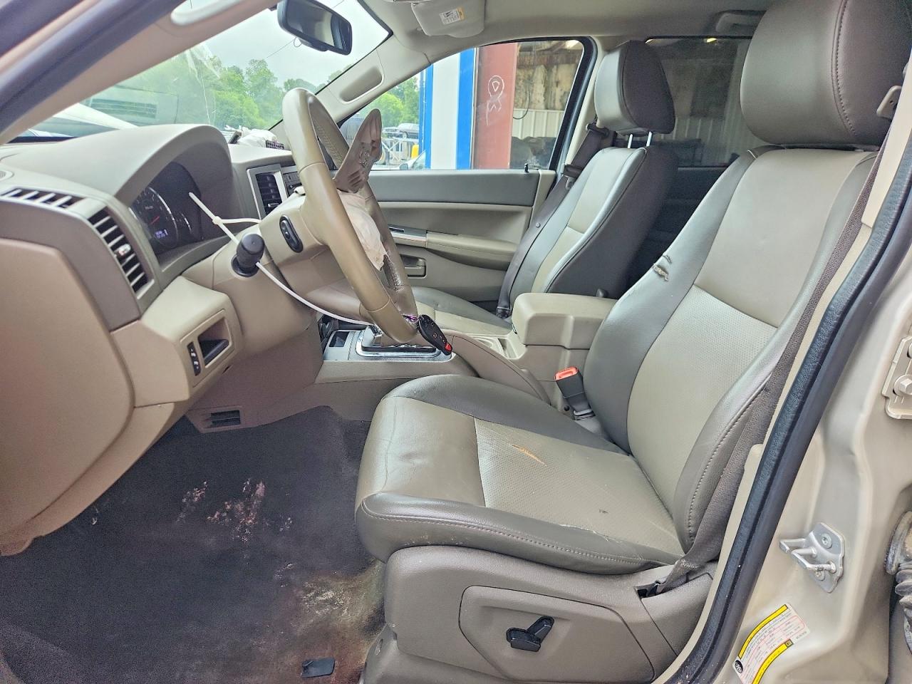 2008 Jeep Grand Cherokee Laredo Tan vin: 1J8GS48K58C107425