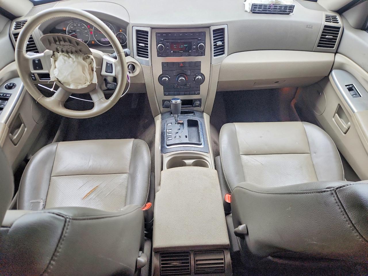 2008 Jeep Grand Cherokee Laredo Tan vin: 1J8GS48K58C107425