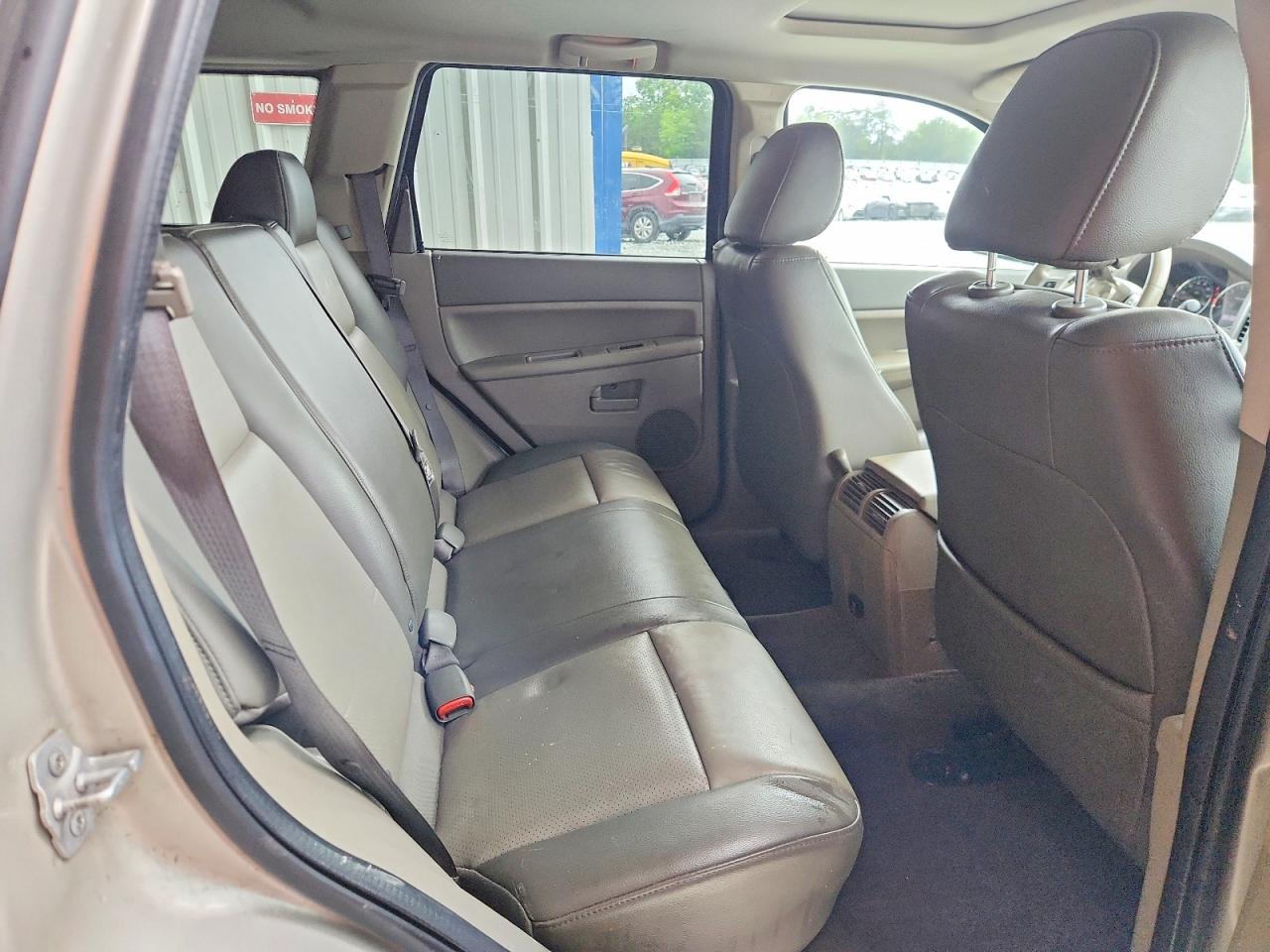 2008 Jeep Grand Cherokee Laredo Tan vin: 1J8GS48K58C107425