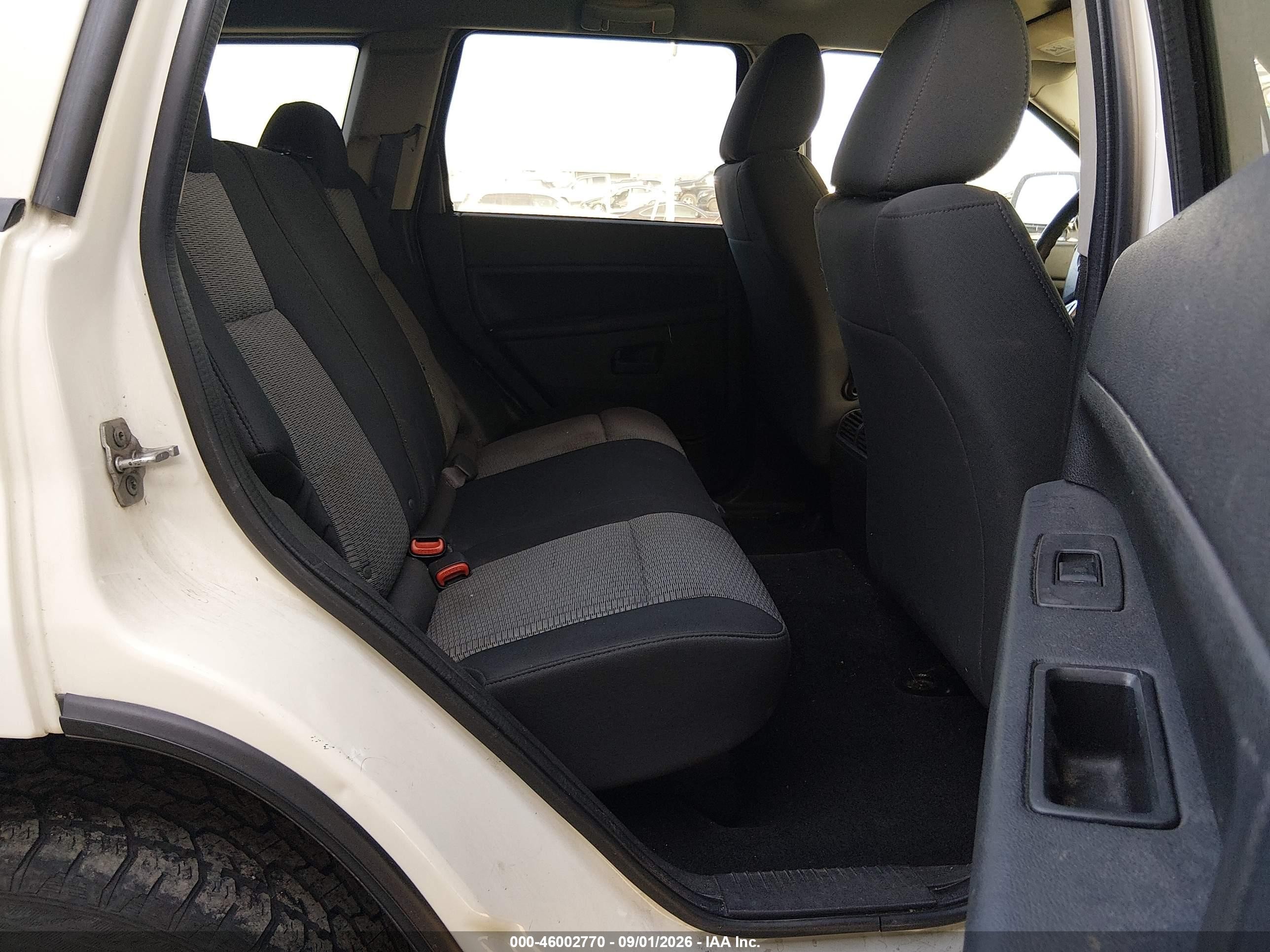 2008 Jeep Grand Cherokee Laredo White vin: 1J8GS48K58C109501