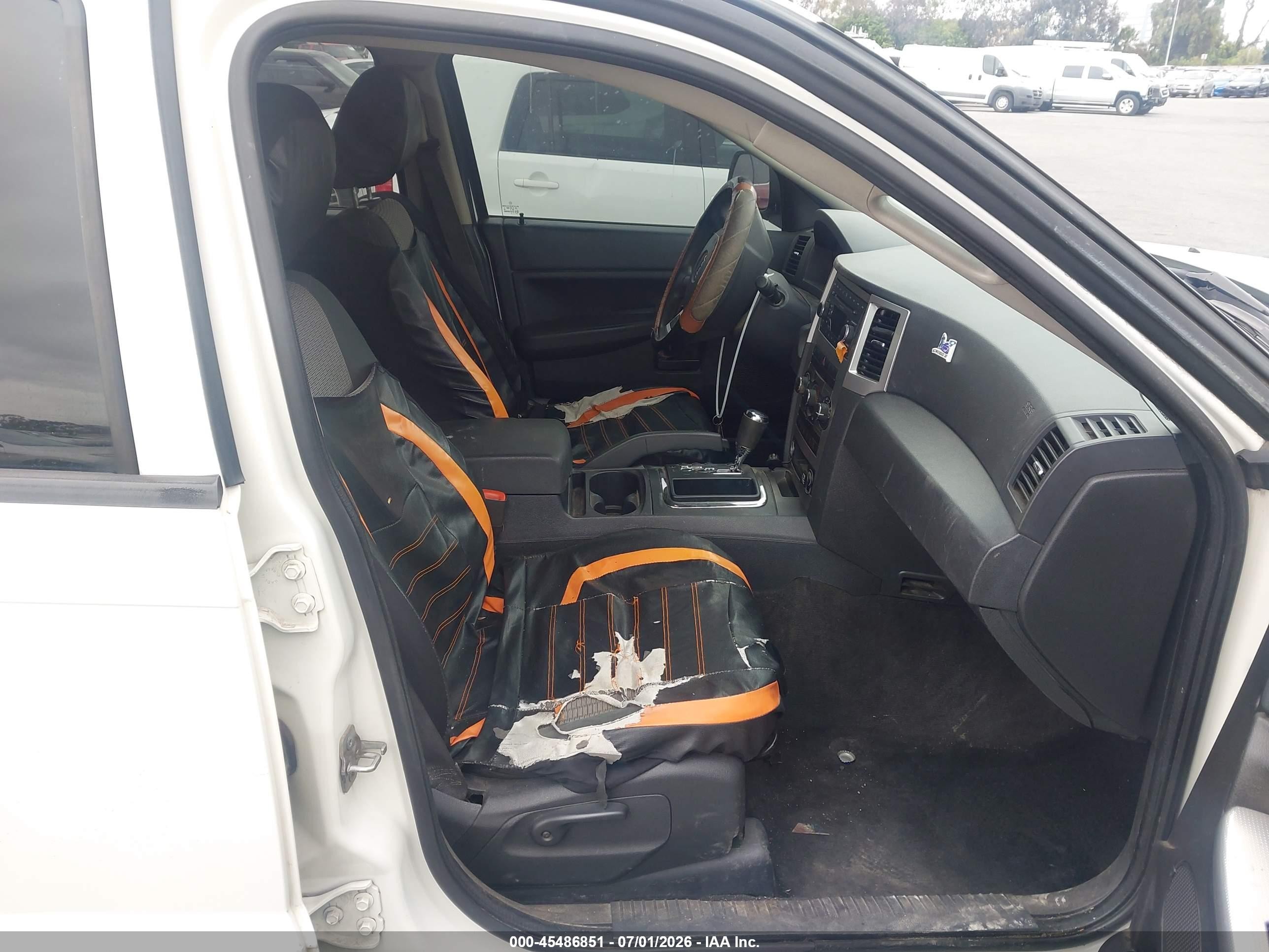 2008 Jeep Grand Cherokee Laredo White vin: 1J8GS48K58C216774