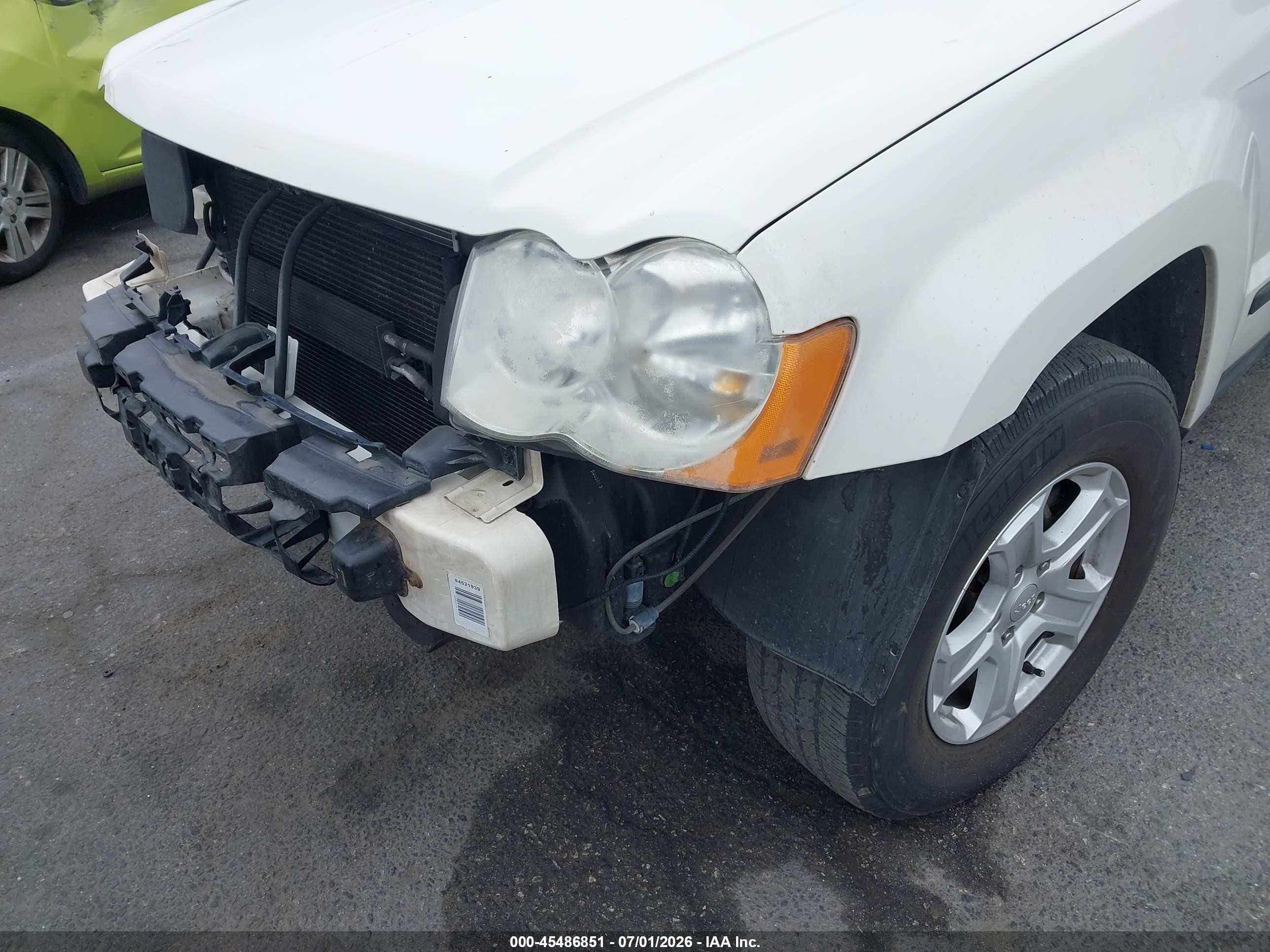 2008 Jeep Grand Cherokee Laredo White vin: 1J8GS48K58C216774