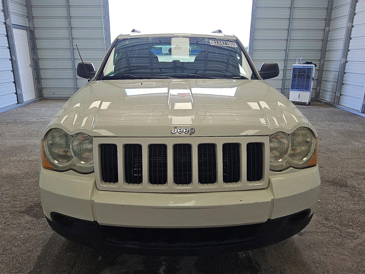 2009 Jeep Grand Cherokee Laredo White vin: 1J8GS48K59C538302