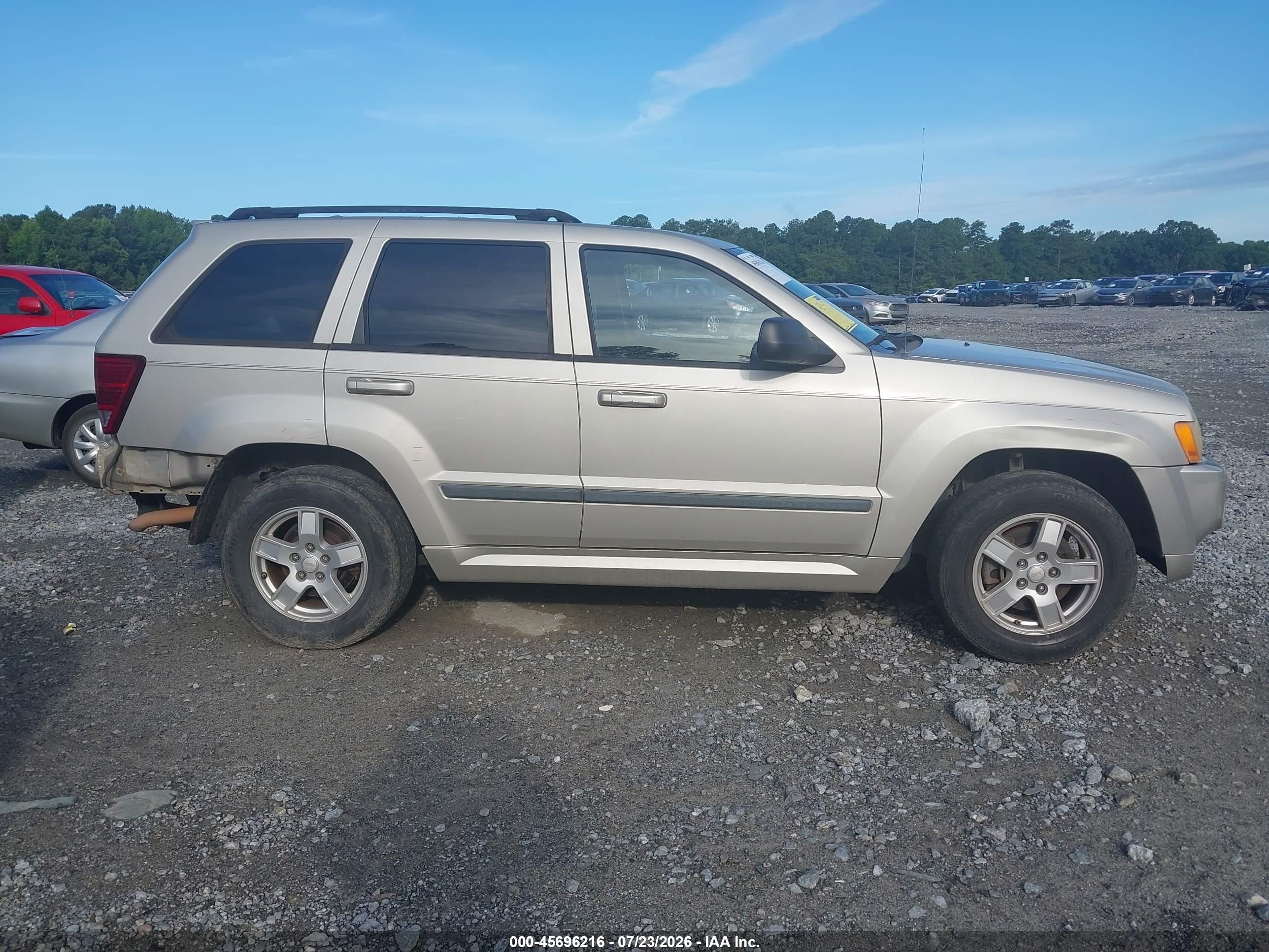 2007 Jeep Grand Cherokee Laredo Серебряный vin: 1J8GS48K67C545434