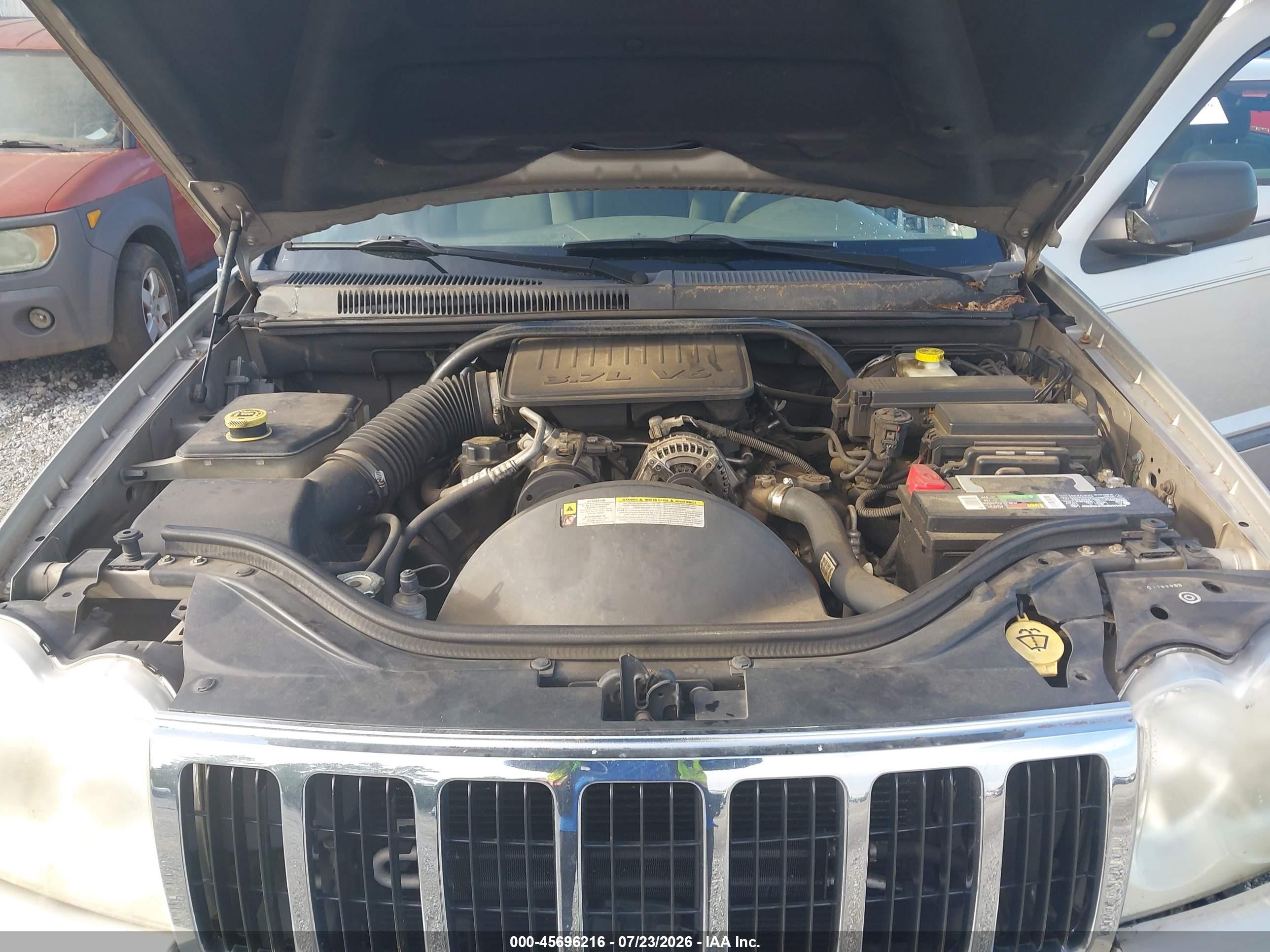 2007 Jeep Grand Cherokee Laredo Серебряный vin: 1J8GS48K67C545434