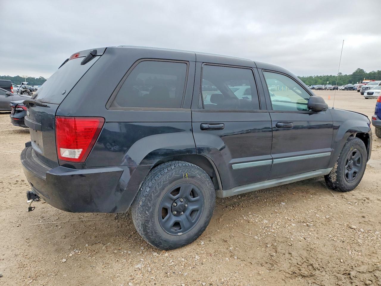 2008 Jeep Grand Cherokee Laredo Черный vin: 1J8GS48K68C121852
