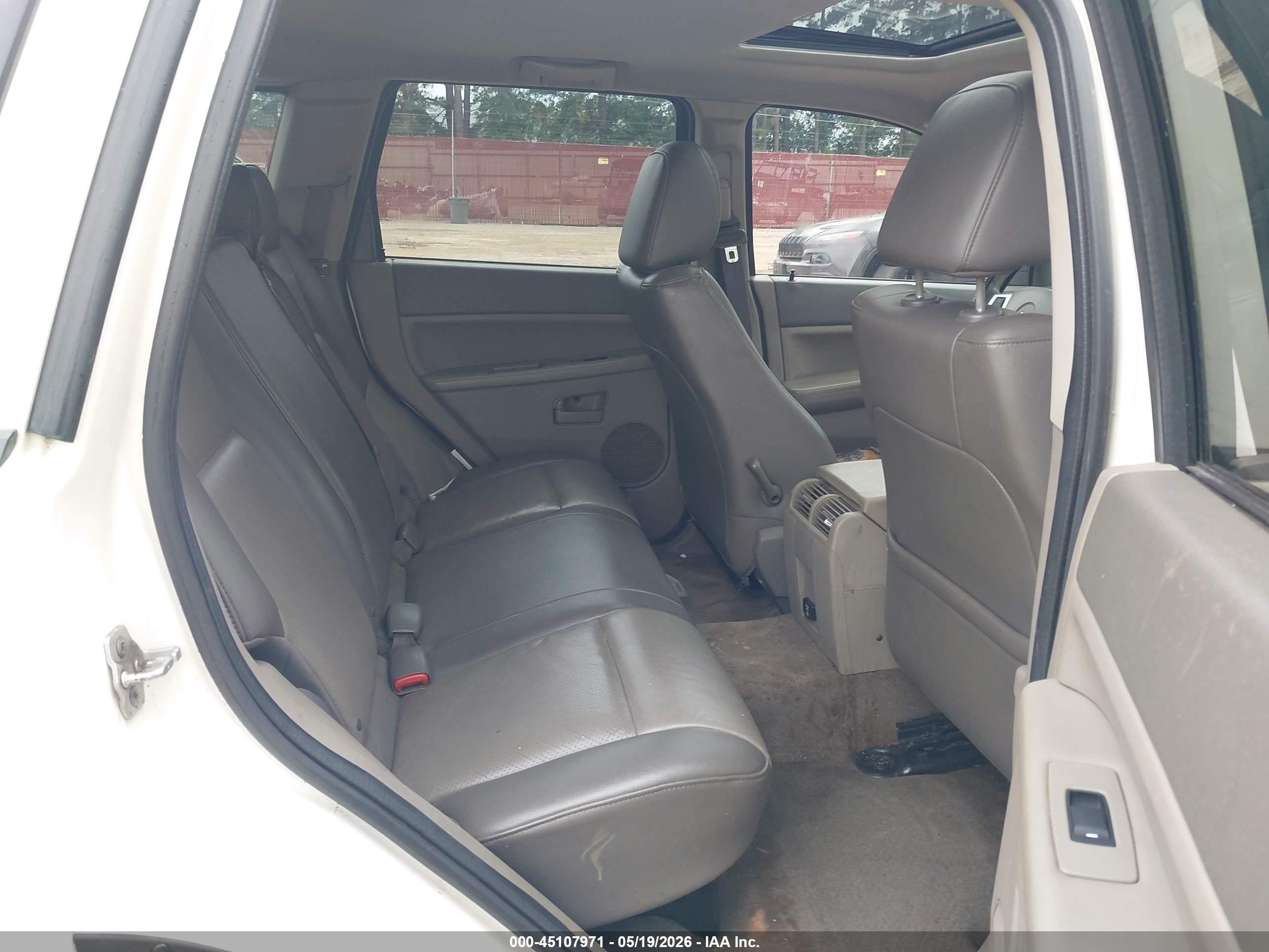 2008 Jeep Grand Cherokee Laredo White vin: 1J8GS48K68C190475