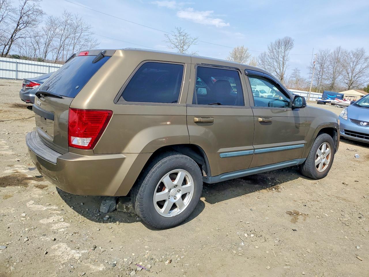2008 Jeep Grand Cherokee Laredo Желто-коричневый vin: 1J8GS48K68C240808