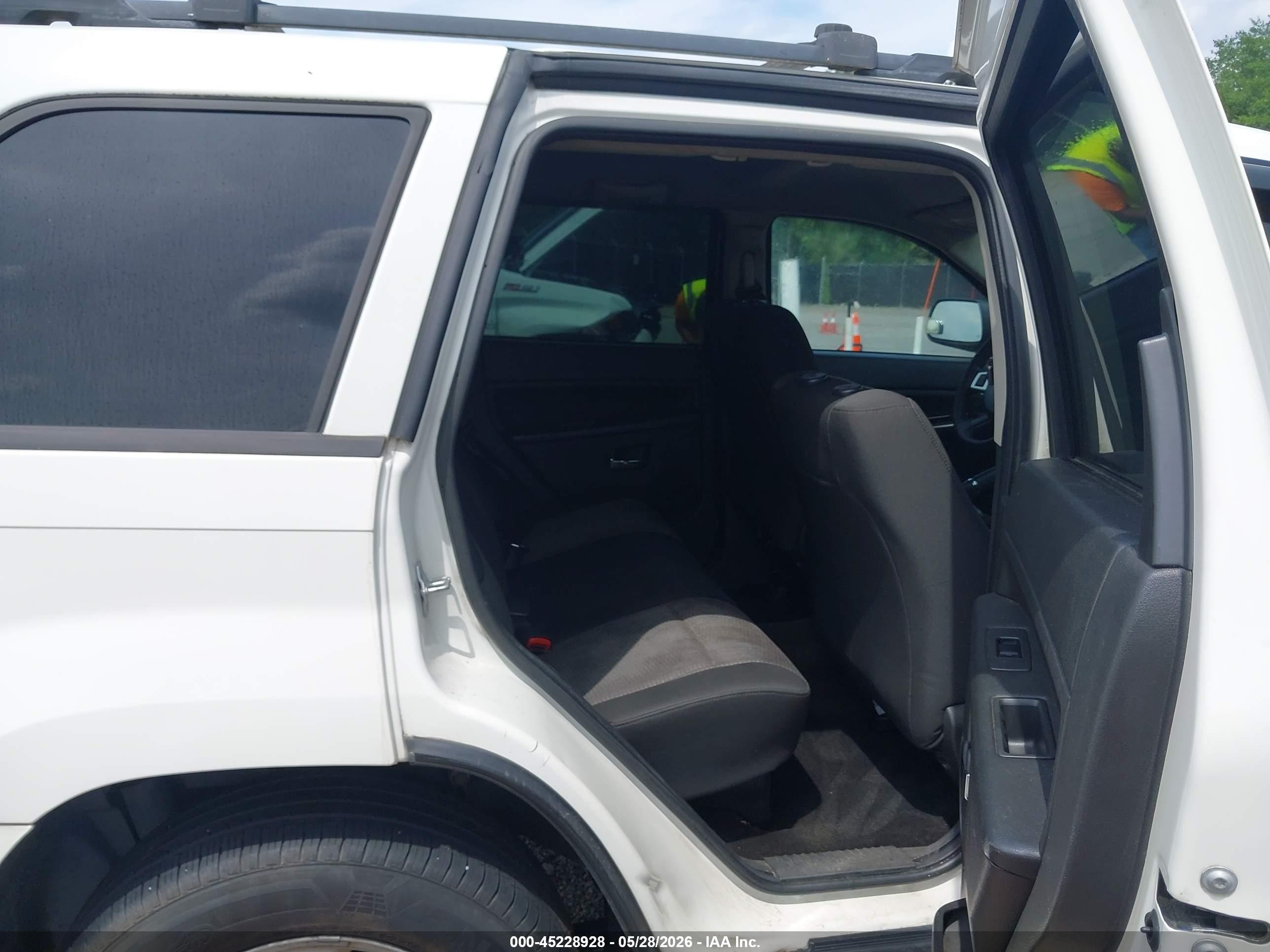 2009 Jeep Grand Cherokee Laredo White vin: 1J8GS48K69C503669