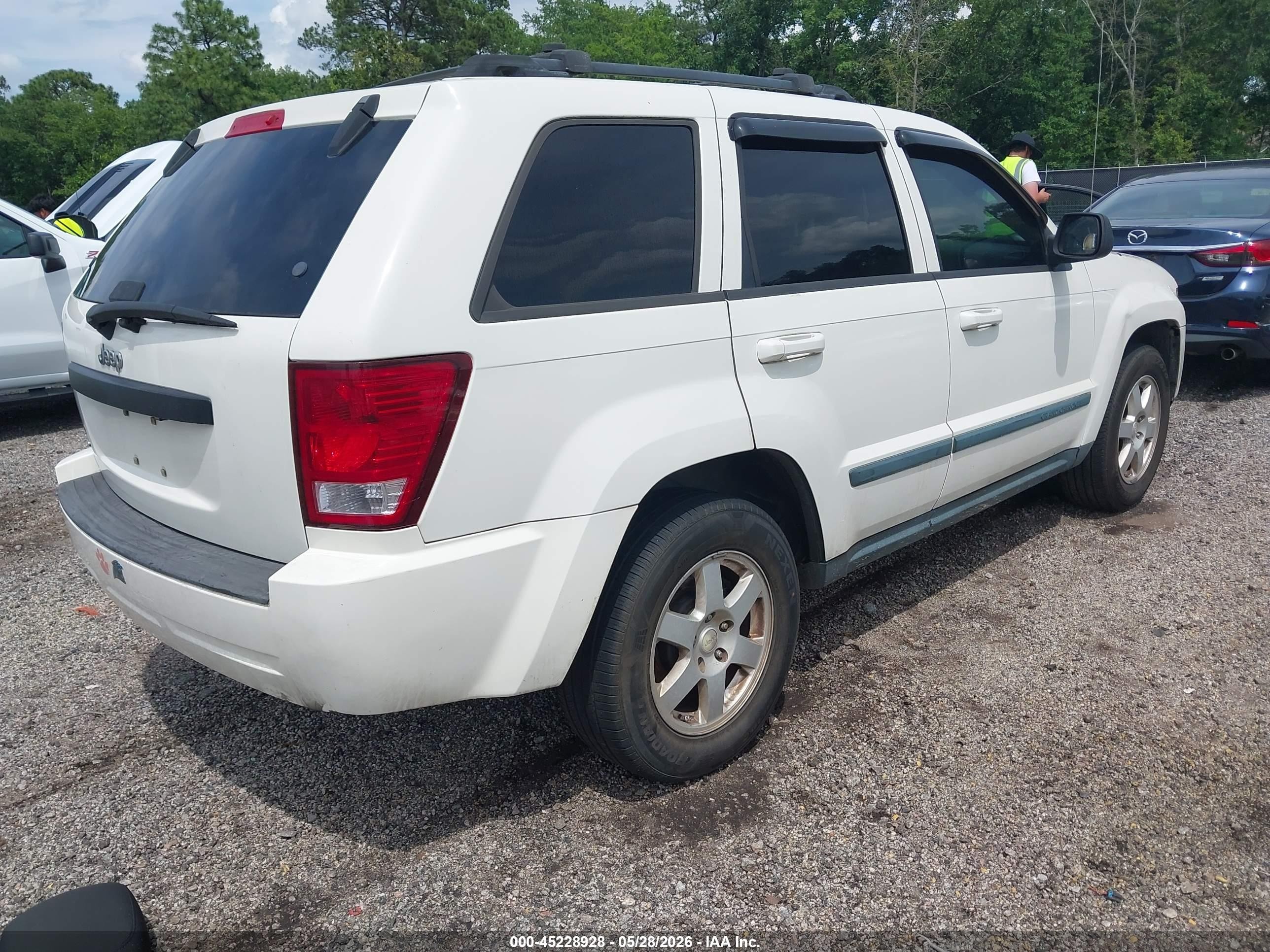 2009 Jeep Grand Cherokee Laredo White vin: 1J8GS48K69C503669