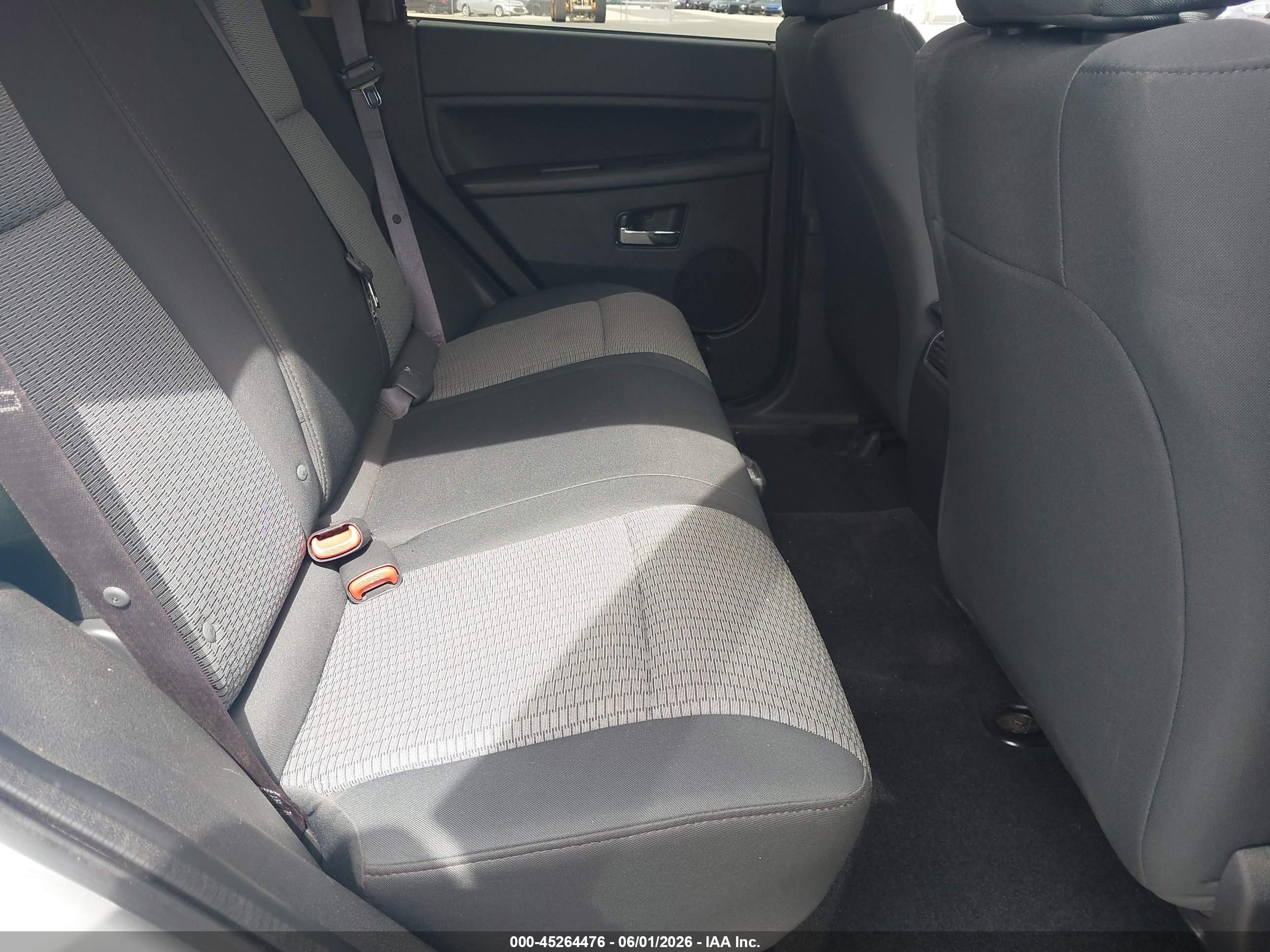 2009 Jeep Grand Cherokee Laredo Silver vin: 1J8GS48K69C555853