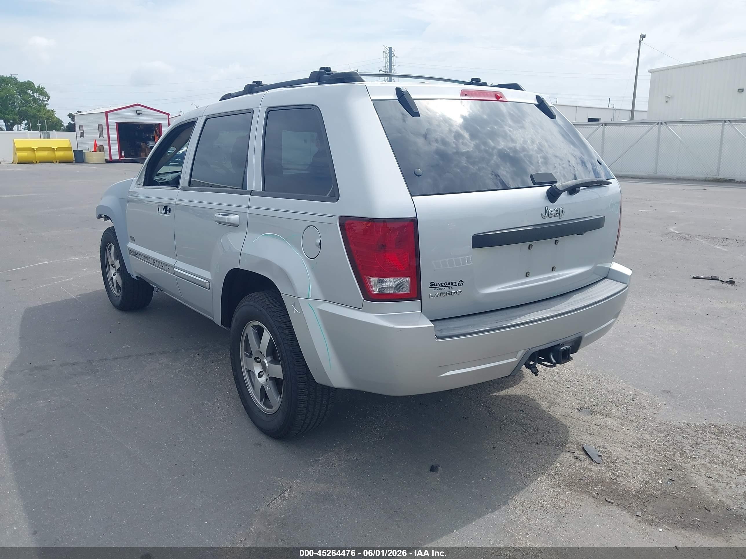 2009 Jeep Grand Cherokee Laredo Silver vin: 1J8GS48K69C555853
