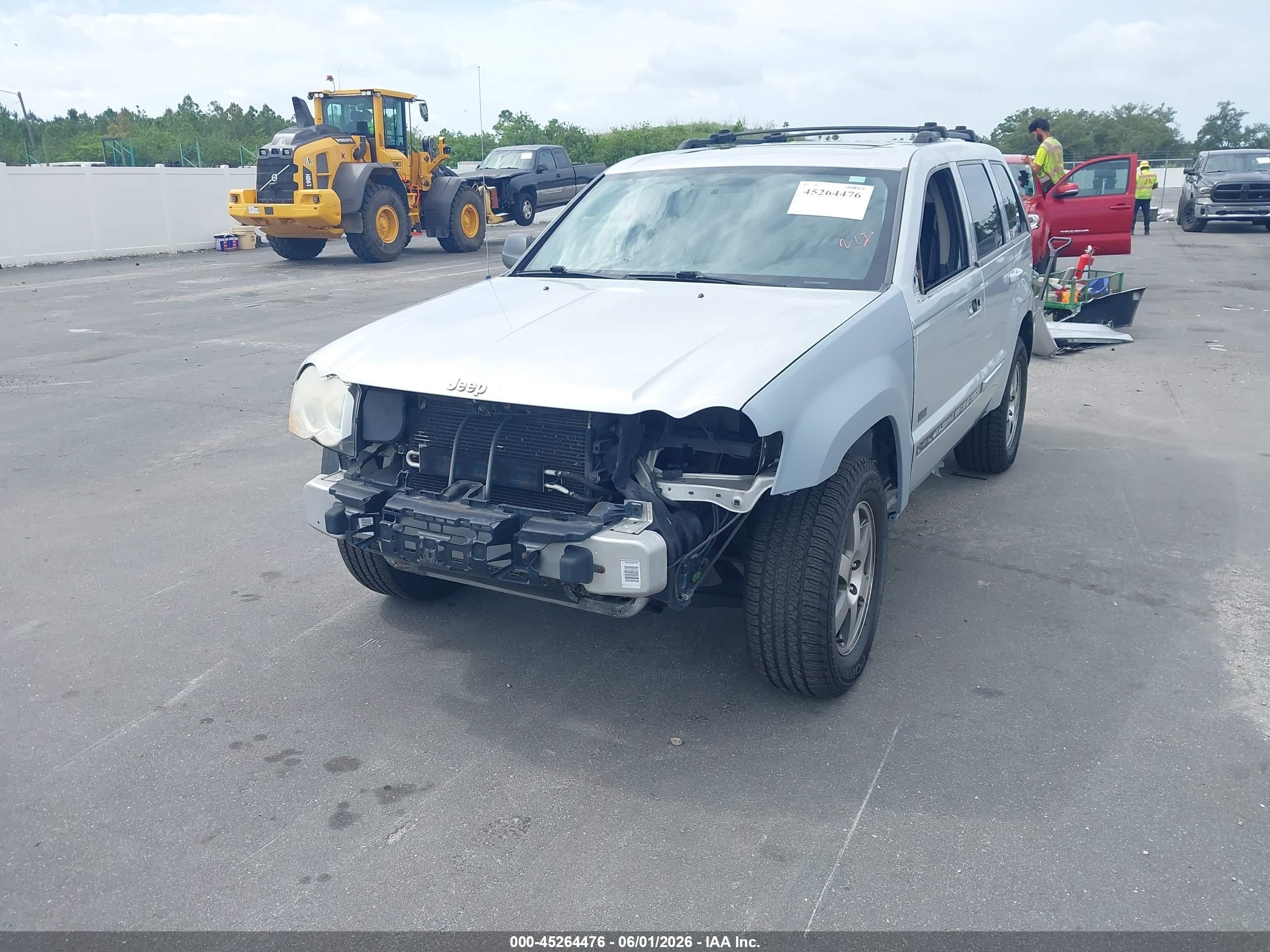 2009 Jeep Grand Cherokee Laredo Silver vin: 1J8GS48K69C555853