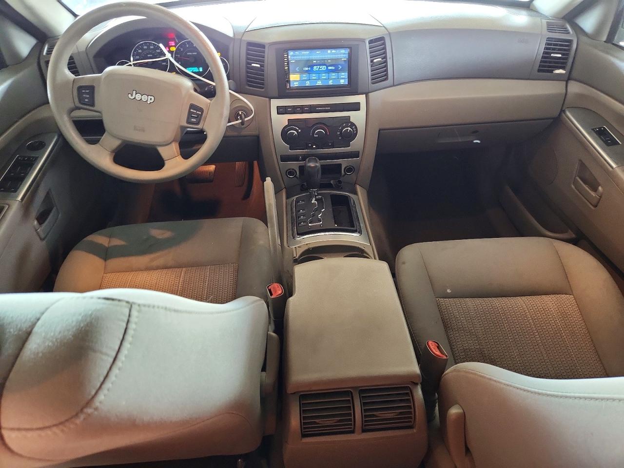 2007 Jeep Grand Cherokee Laredo Cream vin: 1J8GS48K77C560802