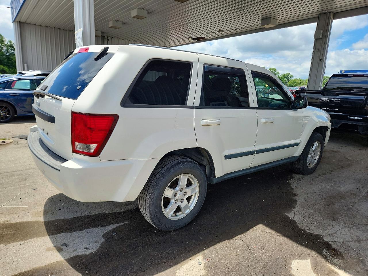 2007 Jeep Grand Cherokee Laredo White vin: 1J8GS48K77C597686