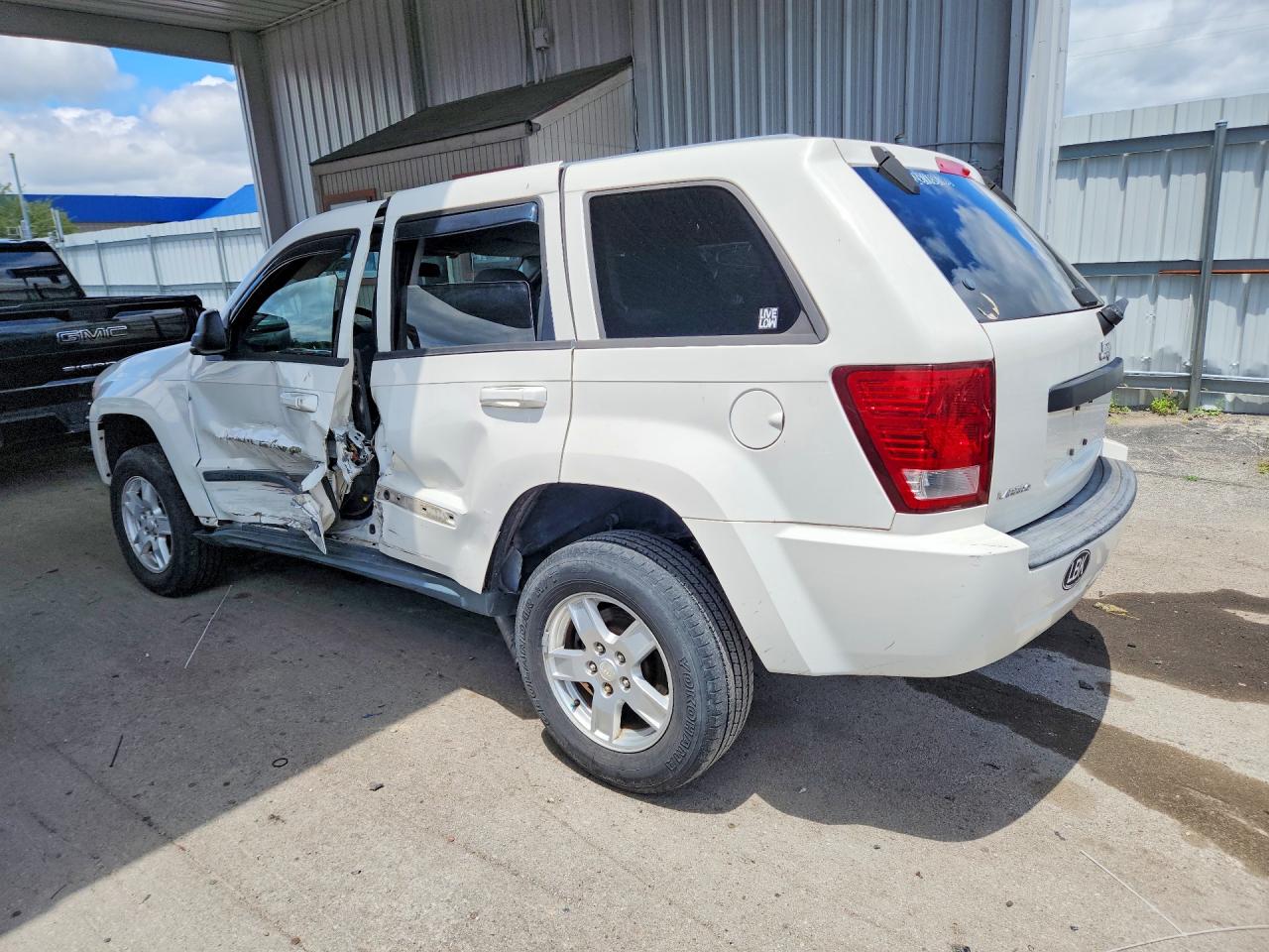 2007 Jeep Grand Cherokee Laredo White vin: 1J8GS48K77C597686