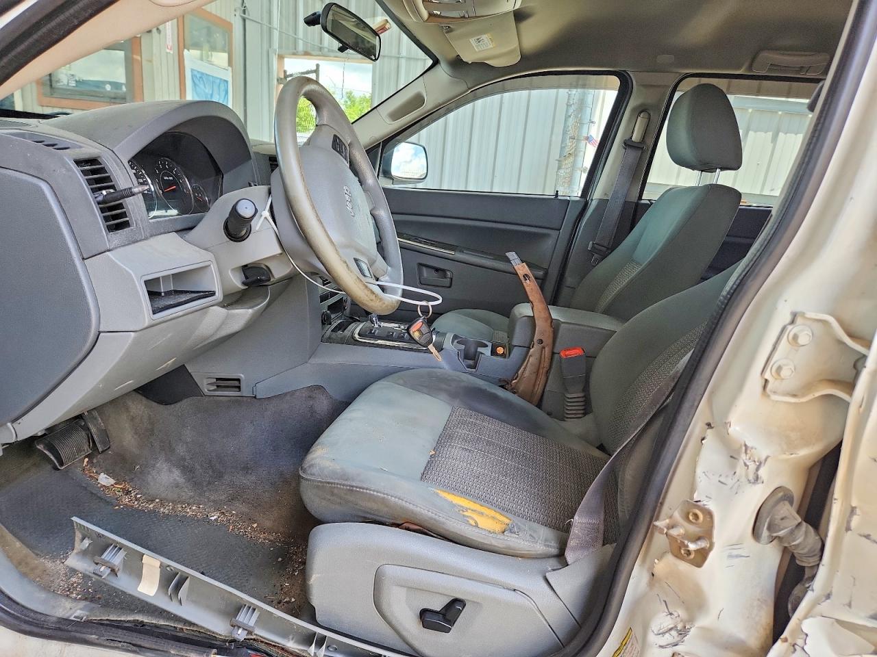 2007 Jeep Grand Cherokee Laredo White vin: 1J8GS48K77C597686