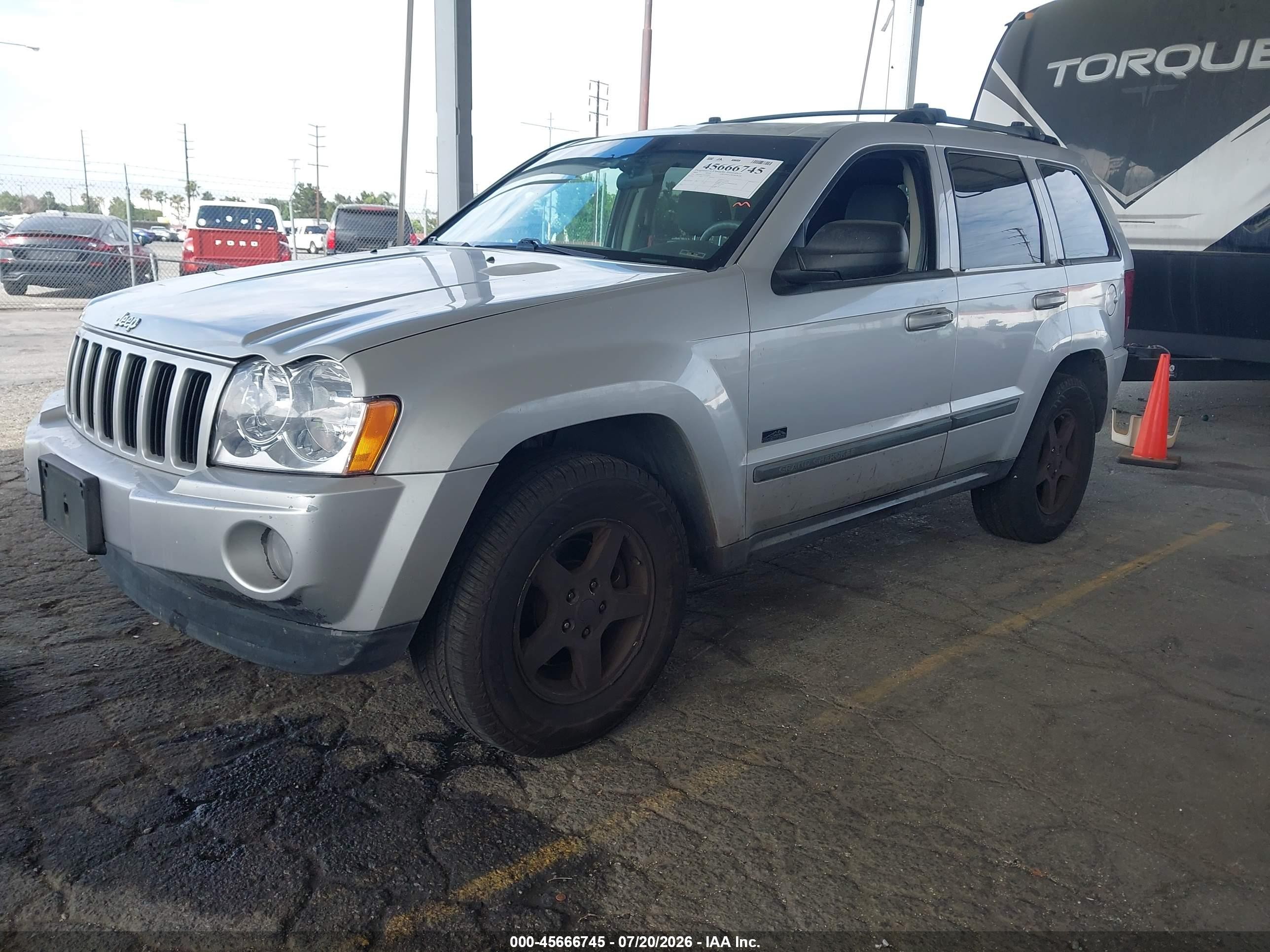 2007 Jeep Grand Cherokee Laredo Silver vin: 1J8GS48K77C646949