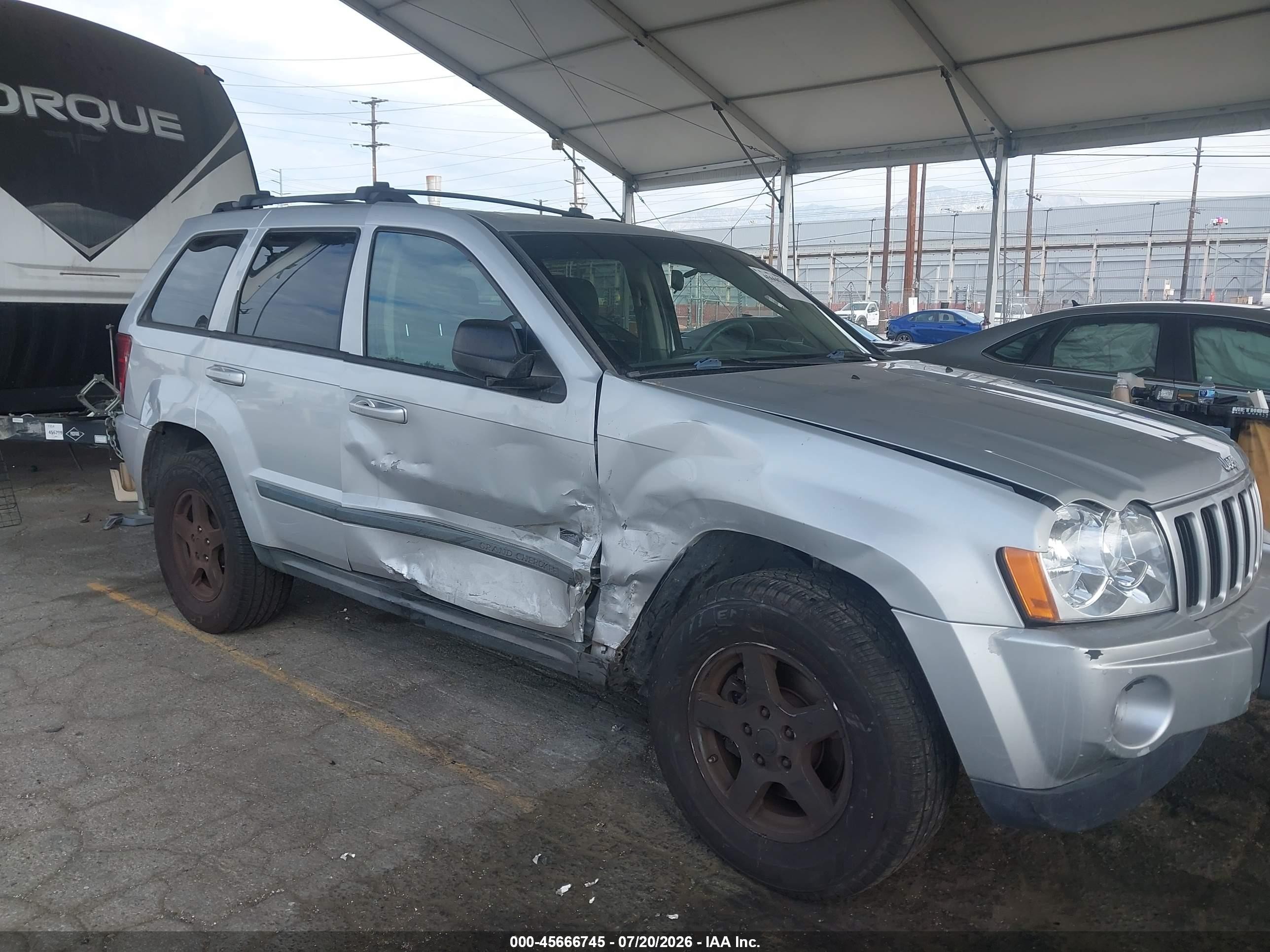 2007 Jeep Grand Cherokee Laredo Silver vin: 1J8GS48K77C646949