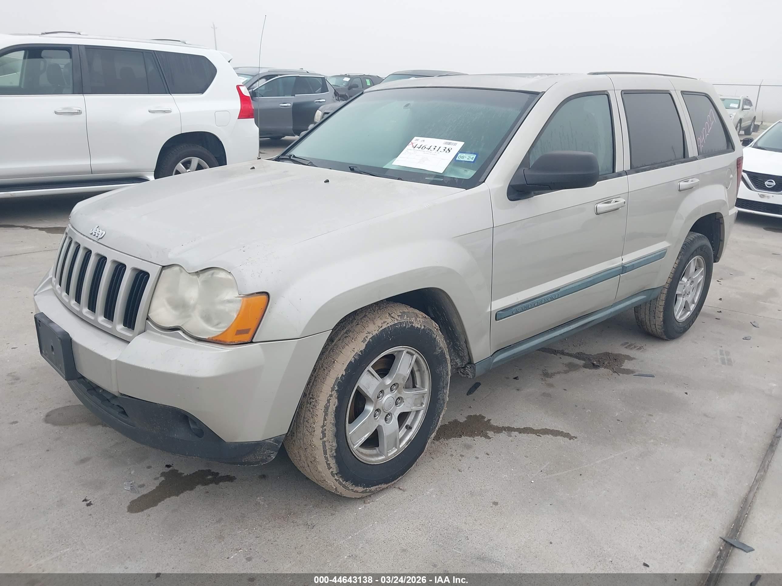 2008 Jeep Grand Cherokee Laredo Silver vin: 1J8GS48K78C242227