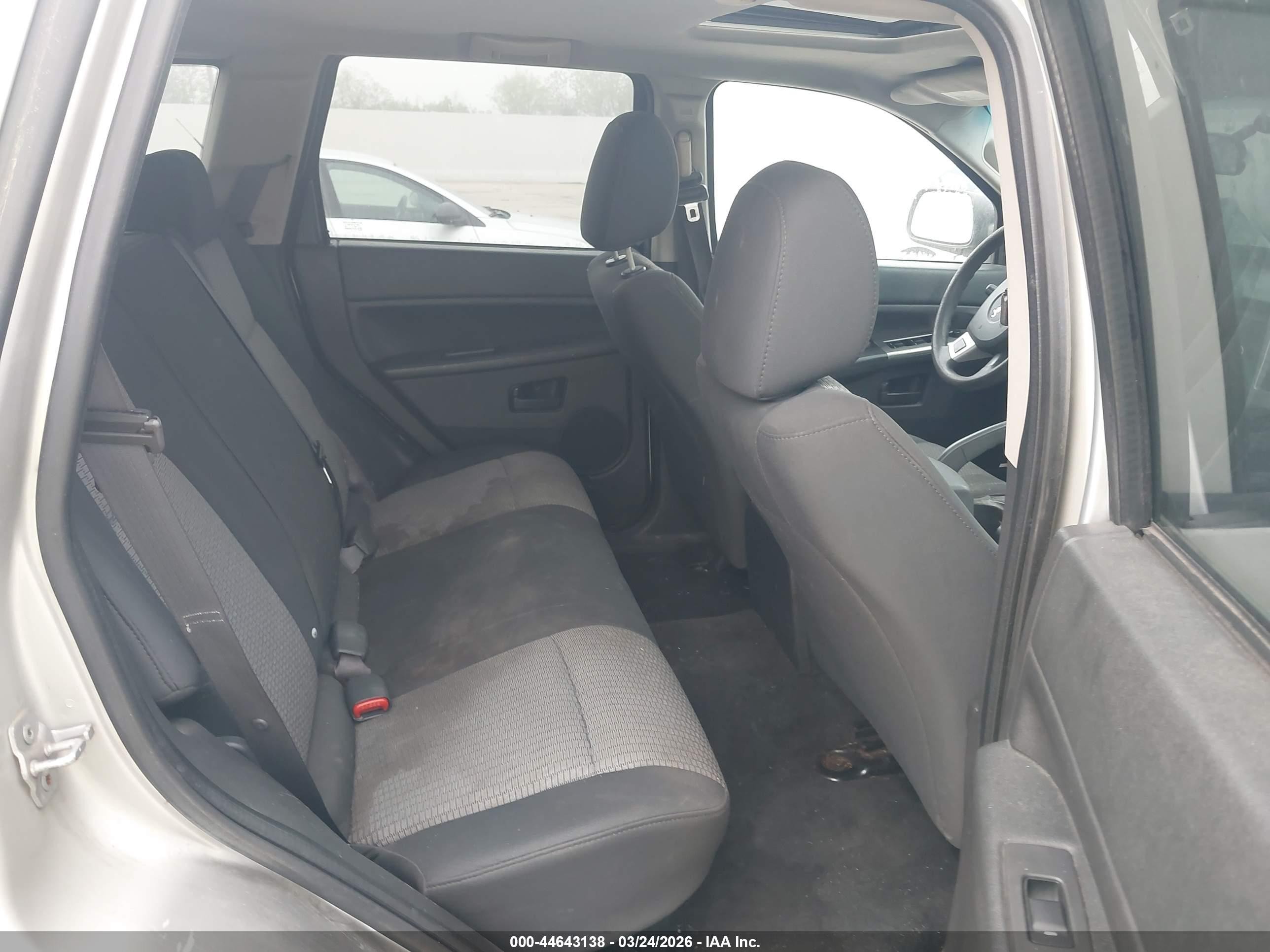 2008 Jeep Grand Cherokee Laredo Silver vin: 1J8GS48K78C242227