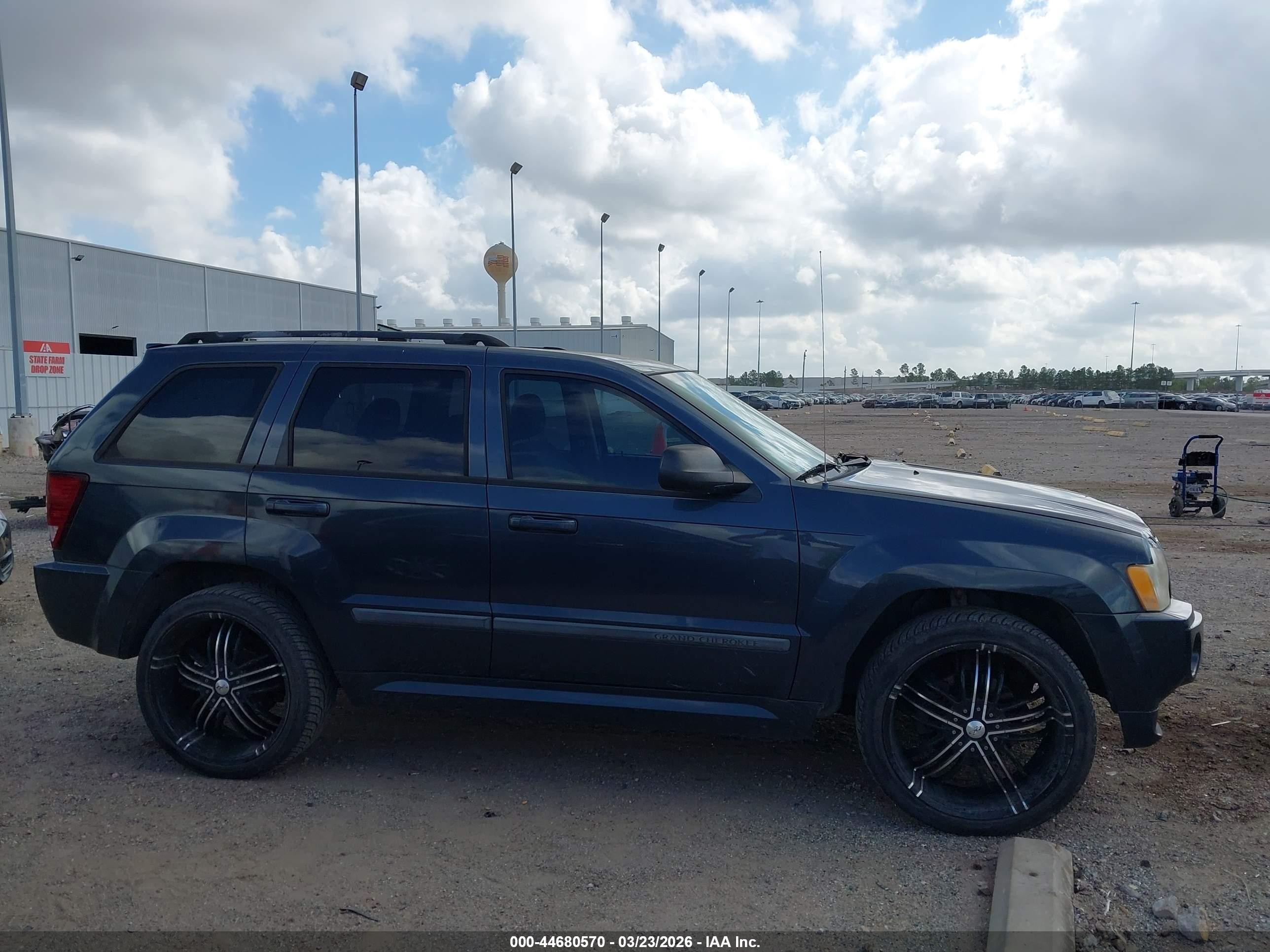 2007 Jeep Grand Cherokee Laredo Зеленый vin: 1J8GS48K87C526478