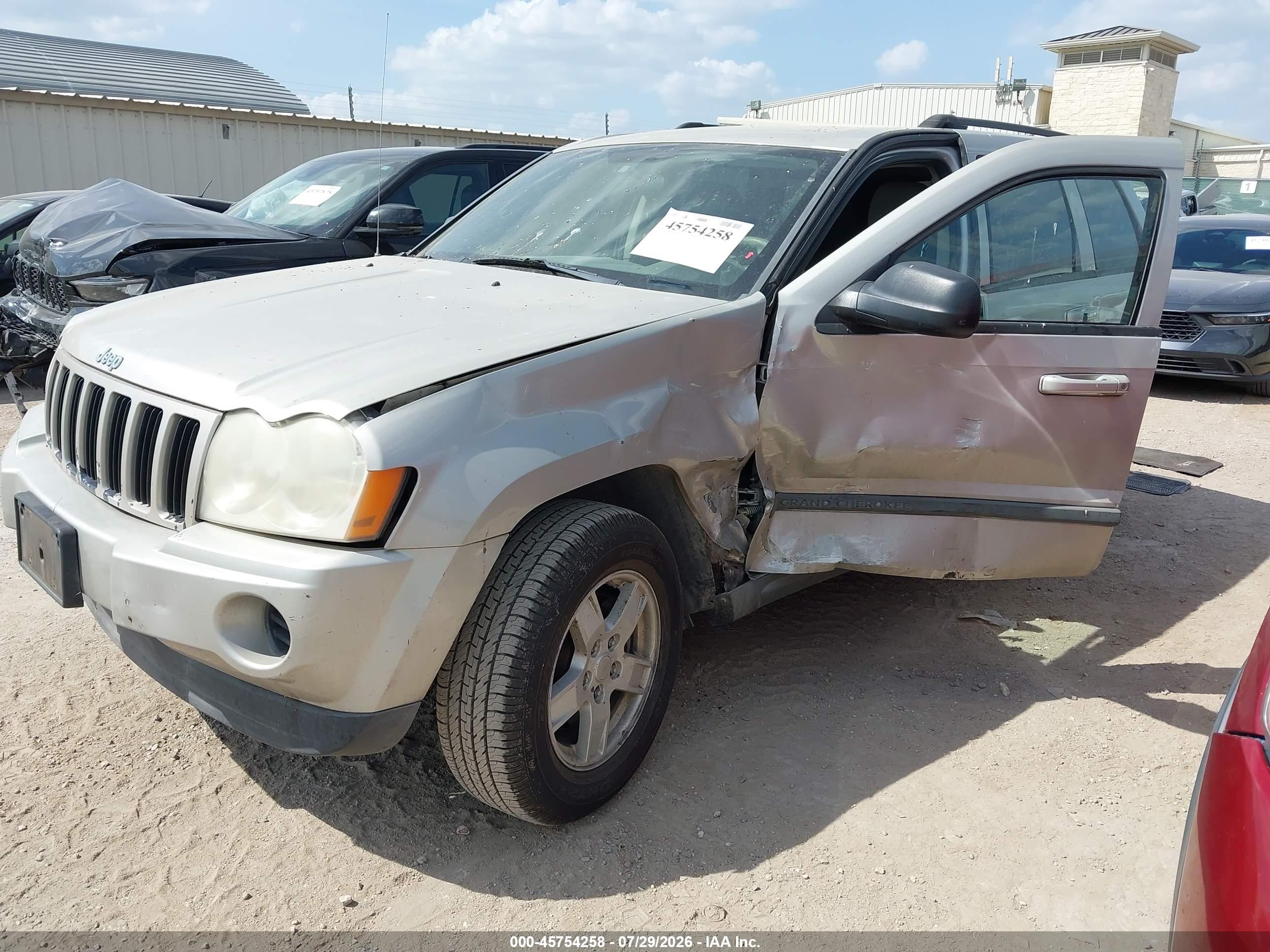 2007 Jeep Grand Cherokee Laredo Beige vin: 1J8GS48K87C535603
