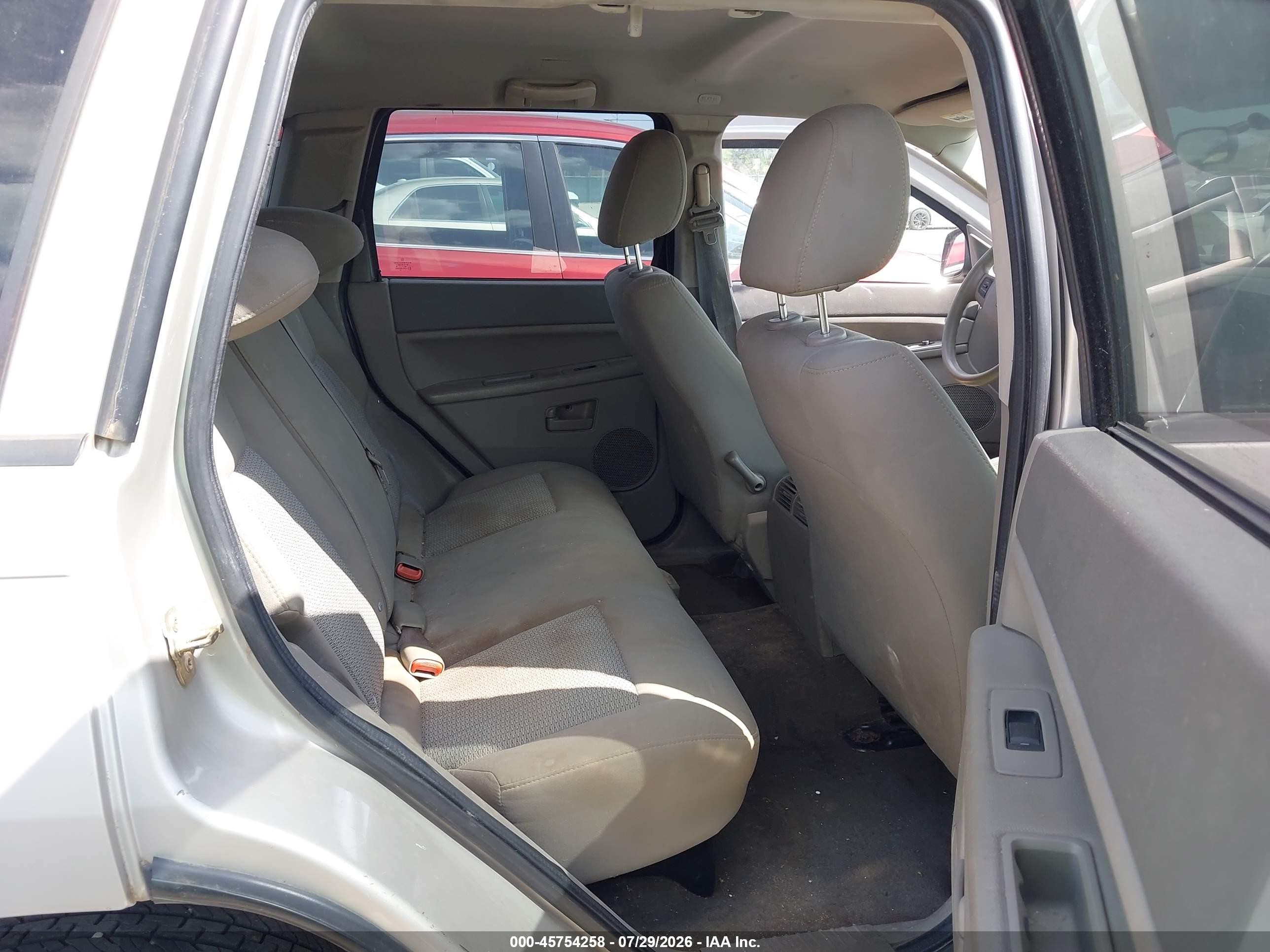 2007 Jeep Grand Cherokee Laredo Beige vin: 1J8GS48K87C535603