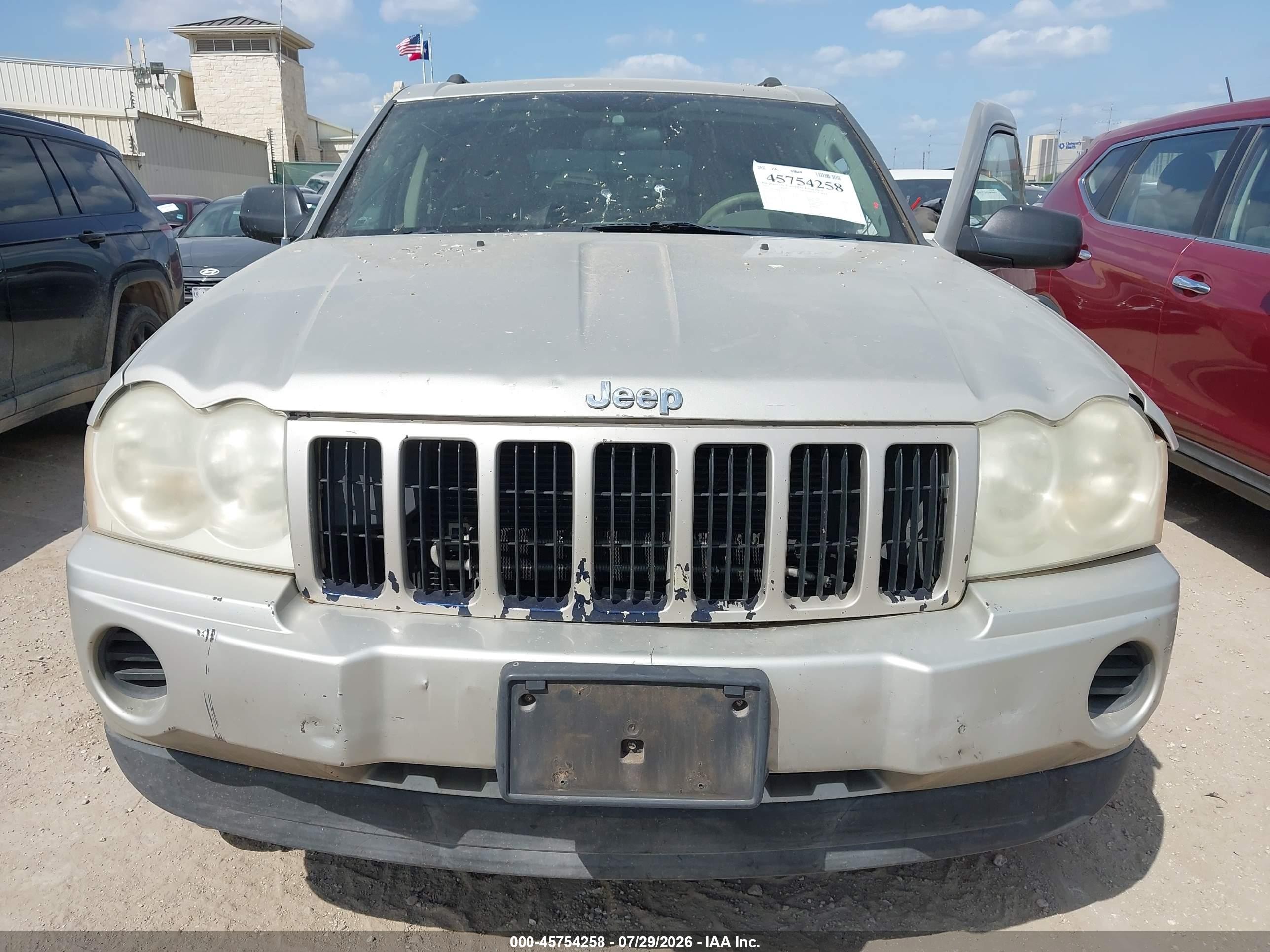 2007 Jeep Grand Cherokee Laredo Beige vin: 1J8GS48K87C535603