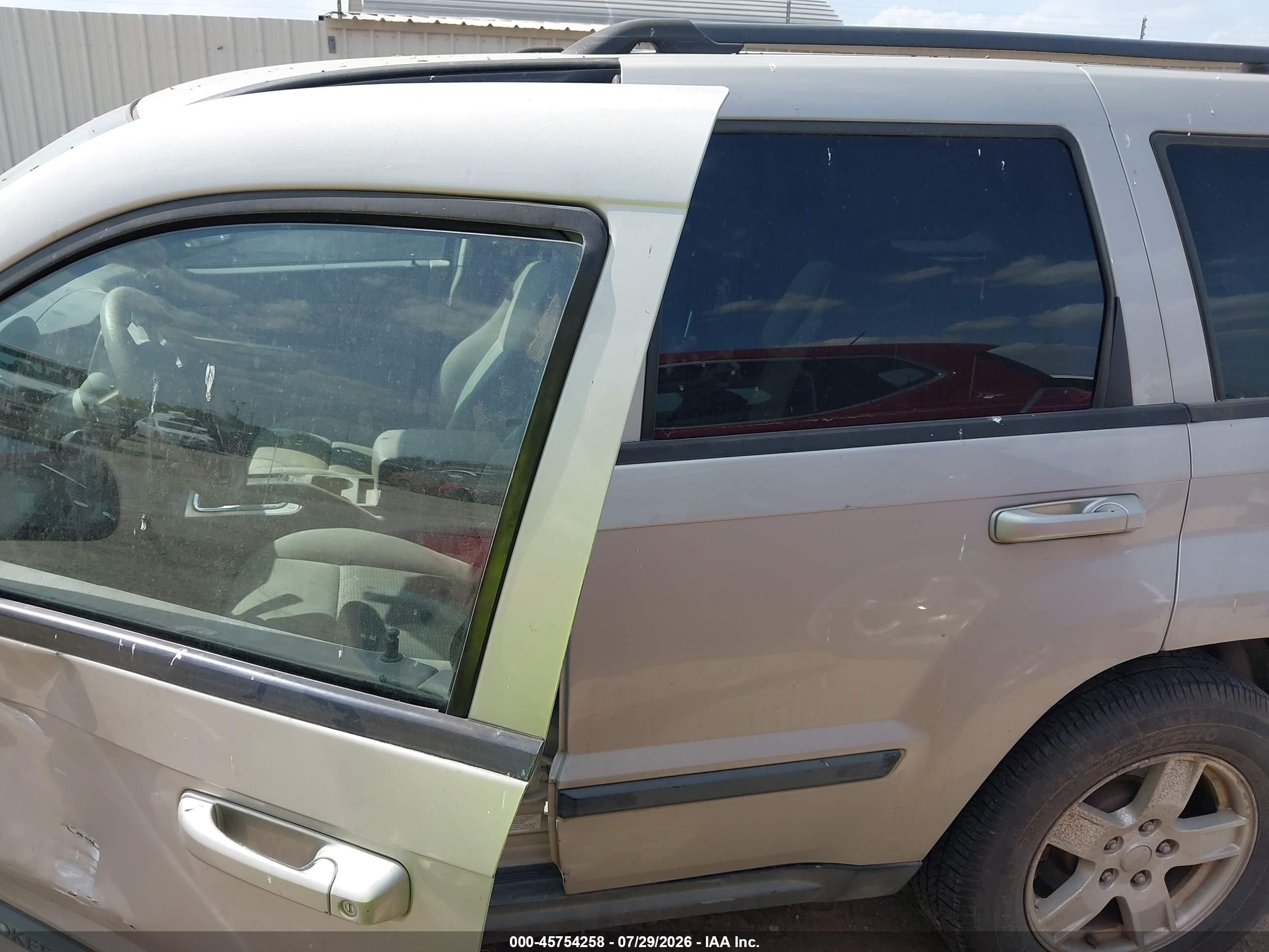 2007 Jeep Grand Cherokee Laredo Бежевый vin: 1J8GS48K87C535603