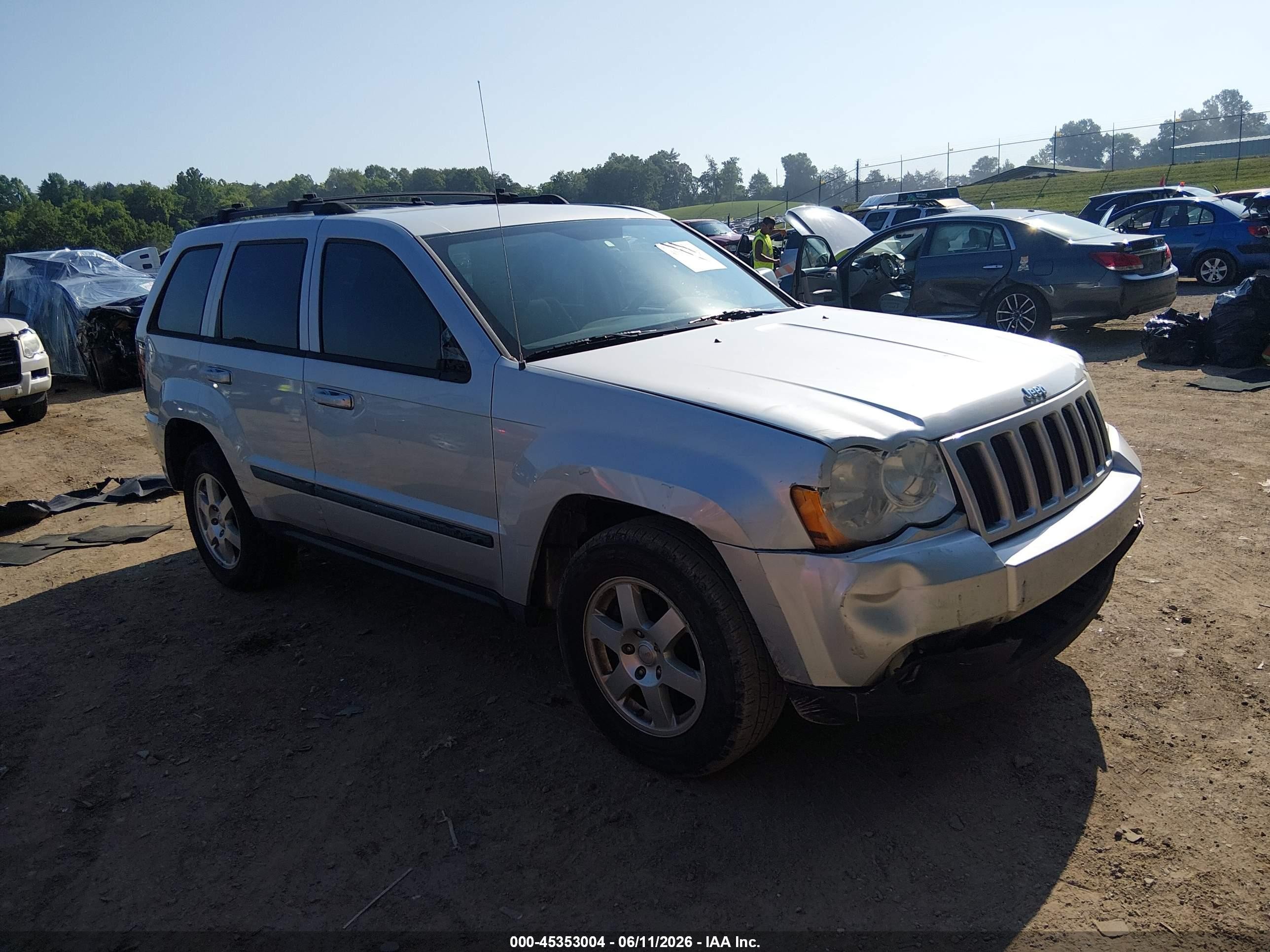 2008 Jeep Grand Cherokee Laredo Silver vin: 1J8GS48K88C218647