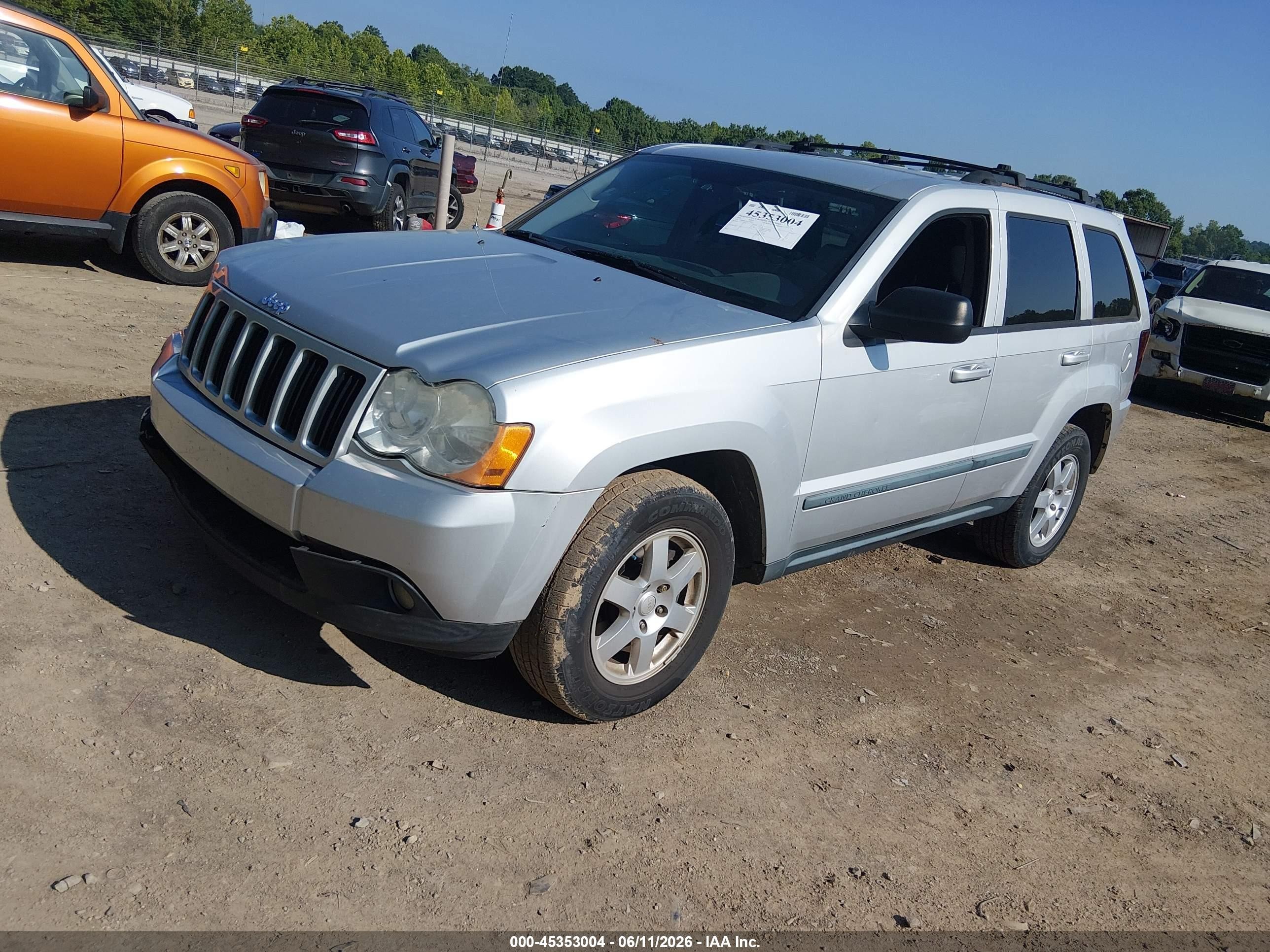 2008 Jeep Grand Cherokee Laredo Silver vin: 1J8GS48K88C218647